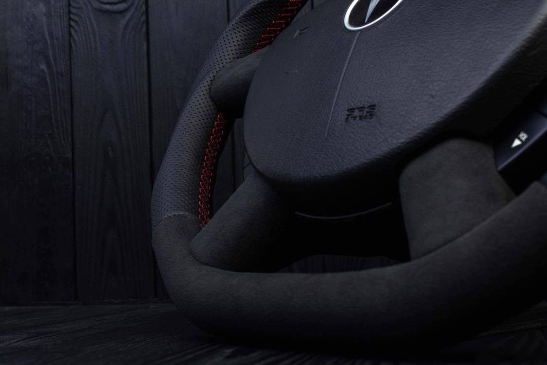 Steering wheel Pontiac GTO Perforated leather/Alcantara/Red stripe - Image 5