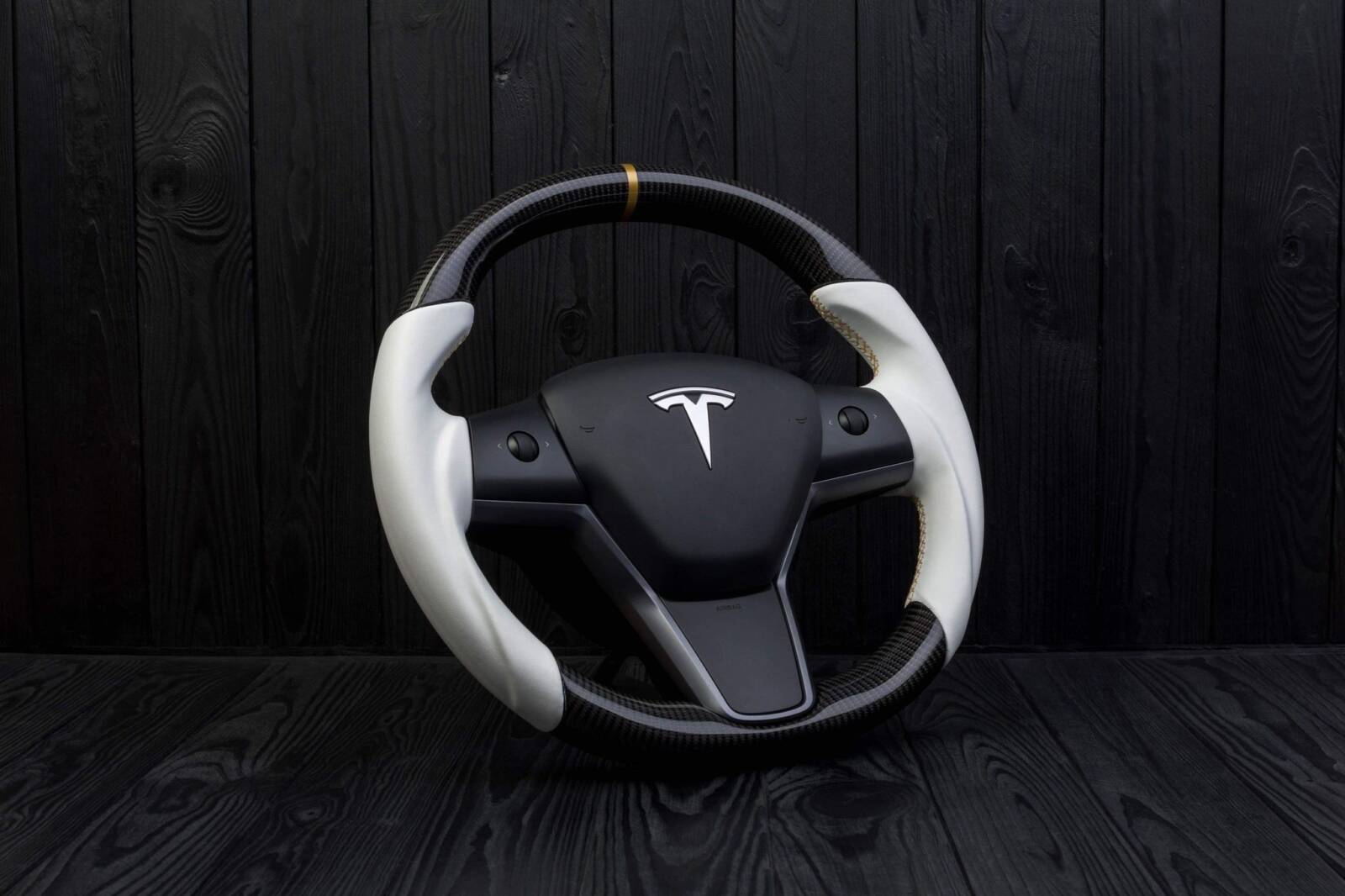 Steering wheel Tesla Model 3/Y Carbon fiber/Napa/Gold stripe - Image 4