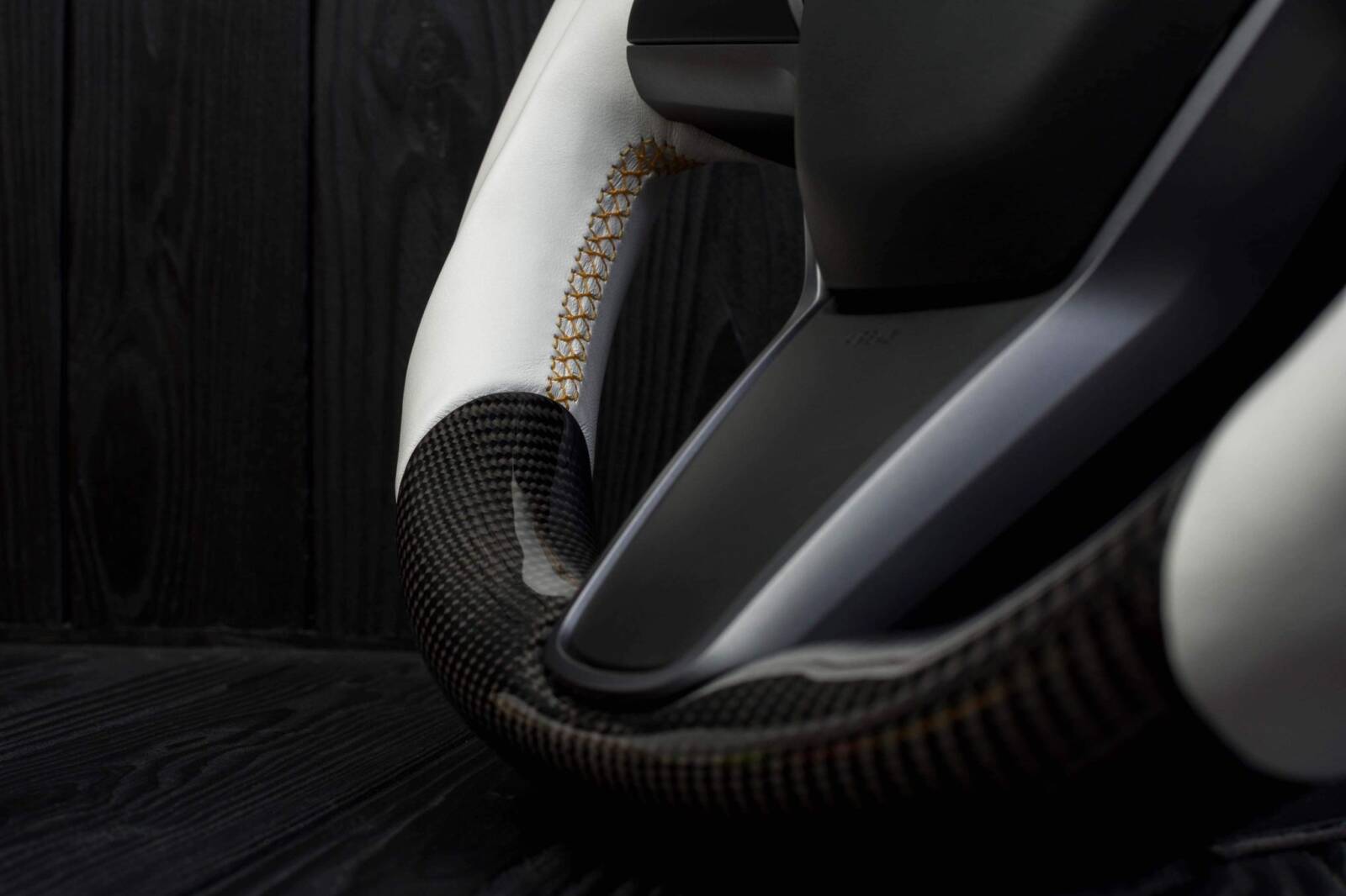 Steering wheel Tesla Model 3/Y Carbon fiber/Napa/Gold stripe - Image 8