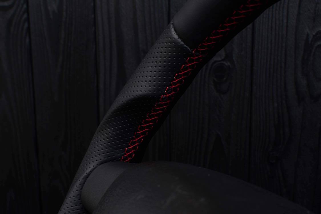 Steering wheel Pontiac GTO Perforated leather/Napa/Red stripe - Image 6