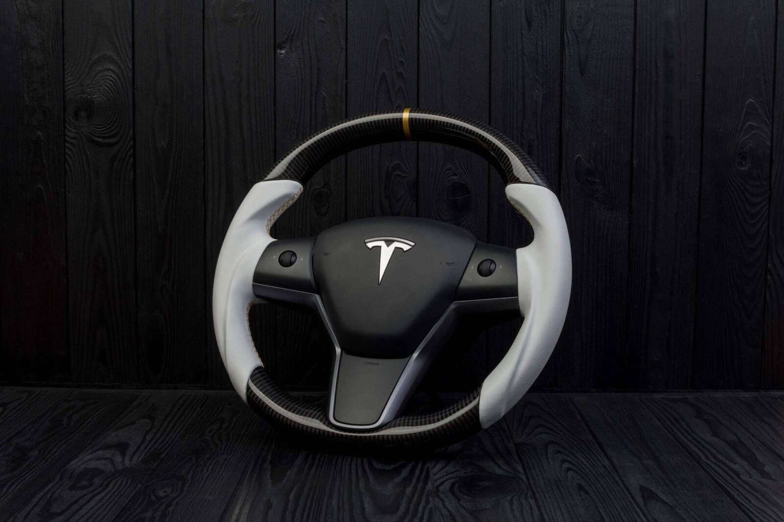 Steering wheel Tesla Model 3/Y Carbon fiber/Napa/Gold stripe - Image 2