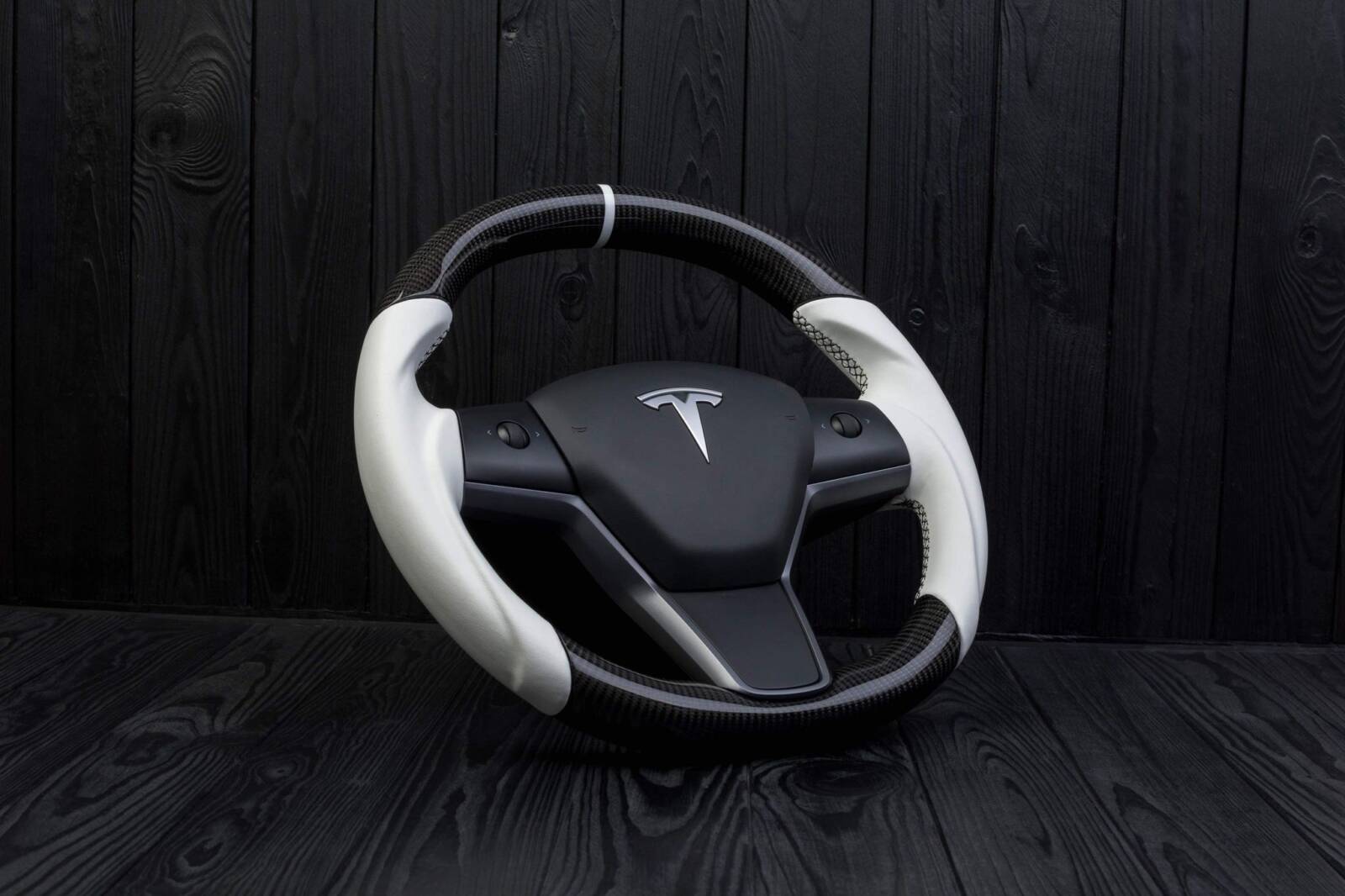 Steering wheel Tesla Model 3/Y Carbon fiber/Napa/White stripe - Image 3