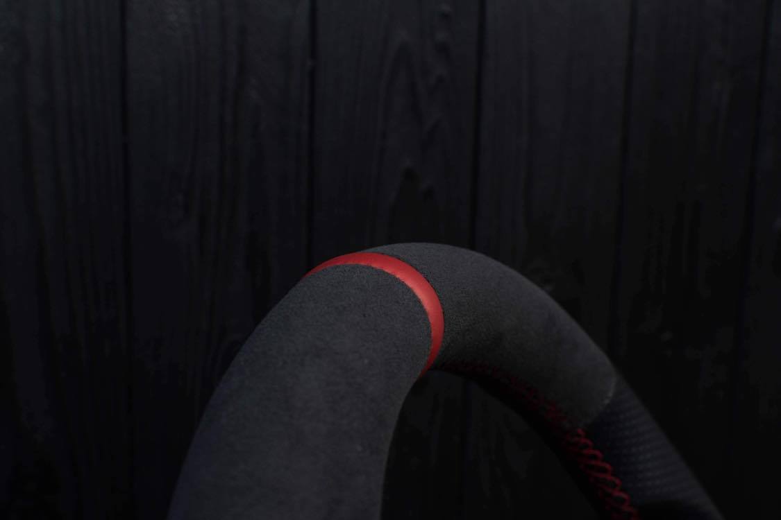 Steering wheel Pontiac GTO Perforated leather/Alcantara/Red stripe - Image 9