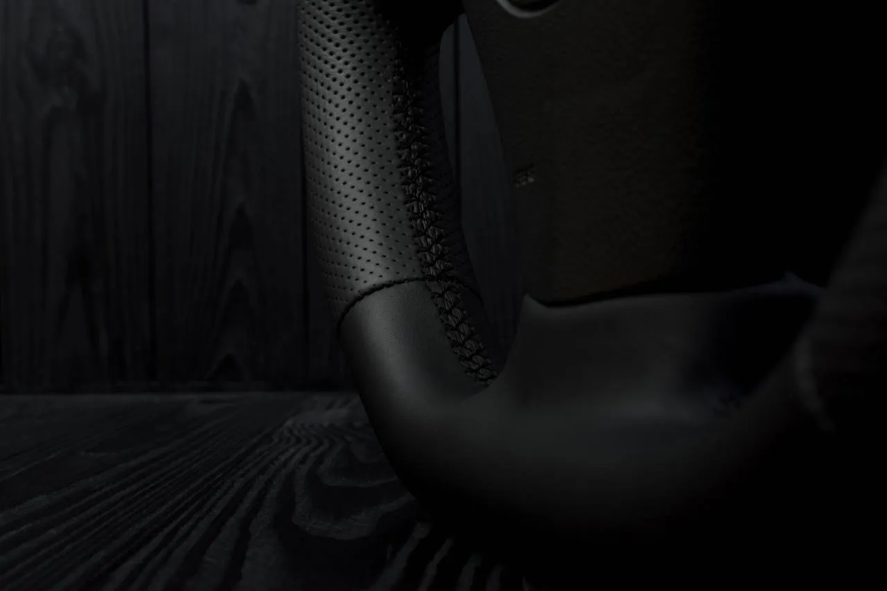 Steering wheel 2006-2011 Corvette C6 Napa/Perforated leather - Image 8