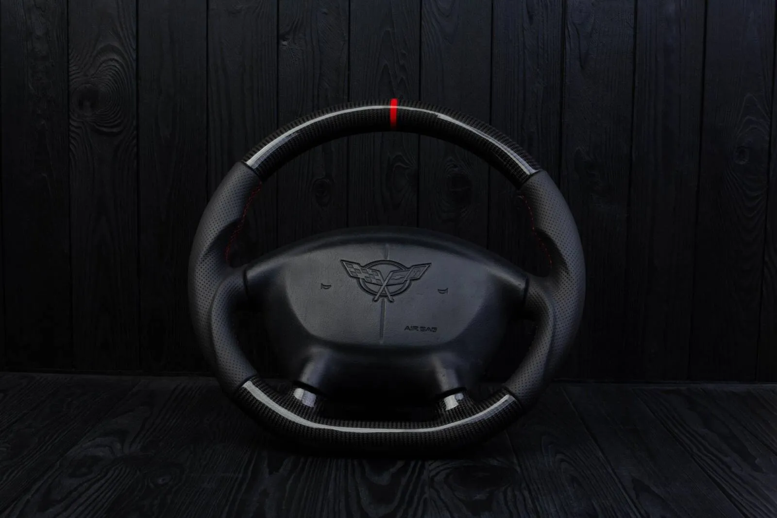 Steering wheel Corvette C5 Reduced diameter Carbon fiber/Perforated leather/Red stripe