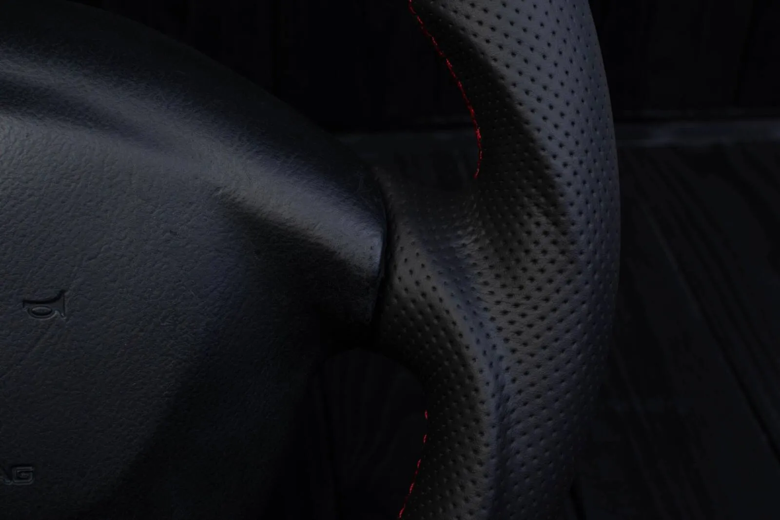 Steering wheel Corvette C5 Reduced diameter Carbon fiber/Perforated leather/Red stripe - Image 11