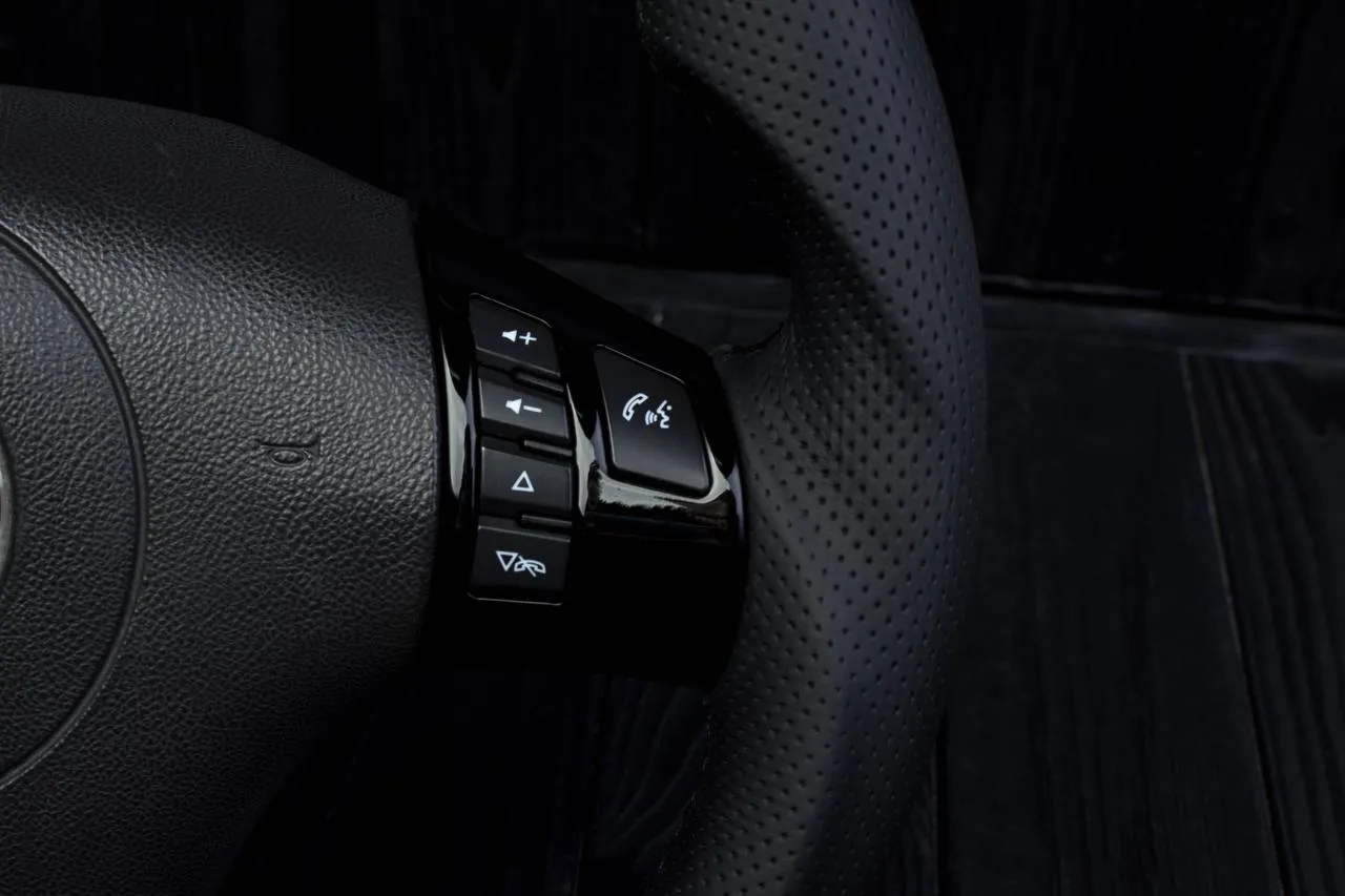 Steering wheel 2006-2011 Corvette C6 Napa/Perforated leather - Image 6