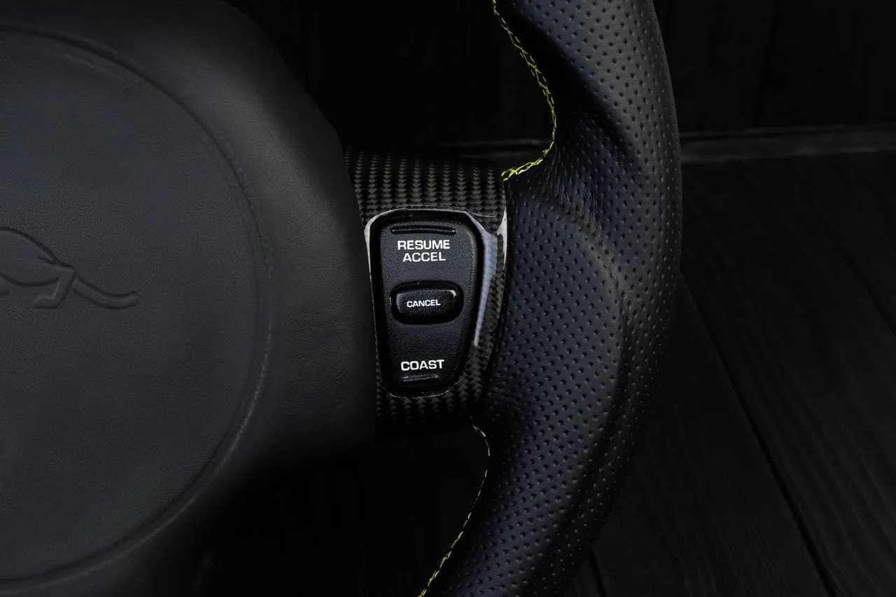 Steering wheel Plymouth/Chrysler Prowler Carbon fiber/Perforated leather/Yellow stripe - Image 9
