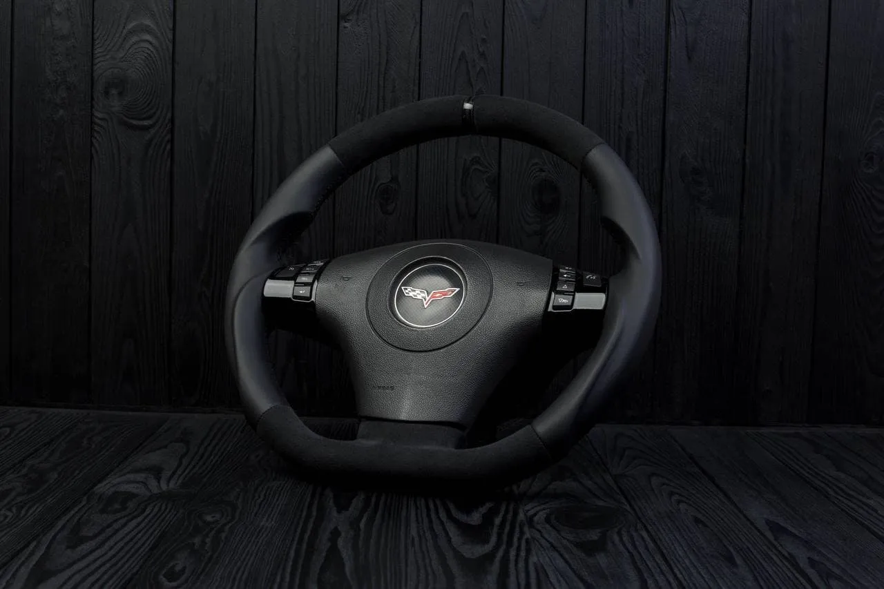 Steering wheel 2006-2011 Corvette C6 Napa/Alcantara/Carbon stripe - Image 3