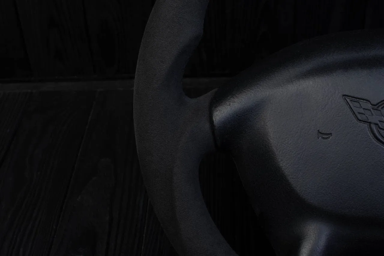 Steering wheel 1997-2004 Corvette C5 Reduced diameter Napa/Alcantara/Red stripe - Image 6
