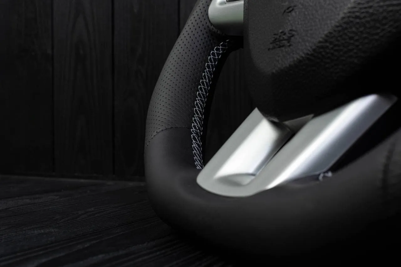 Steering wheel 2011-2014 Dodge Charger/Challenger Perforated leather/Napa/Grey stripe - Image 10