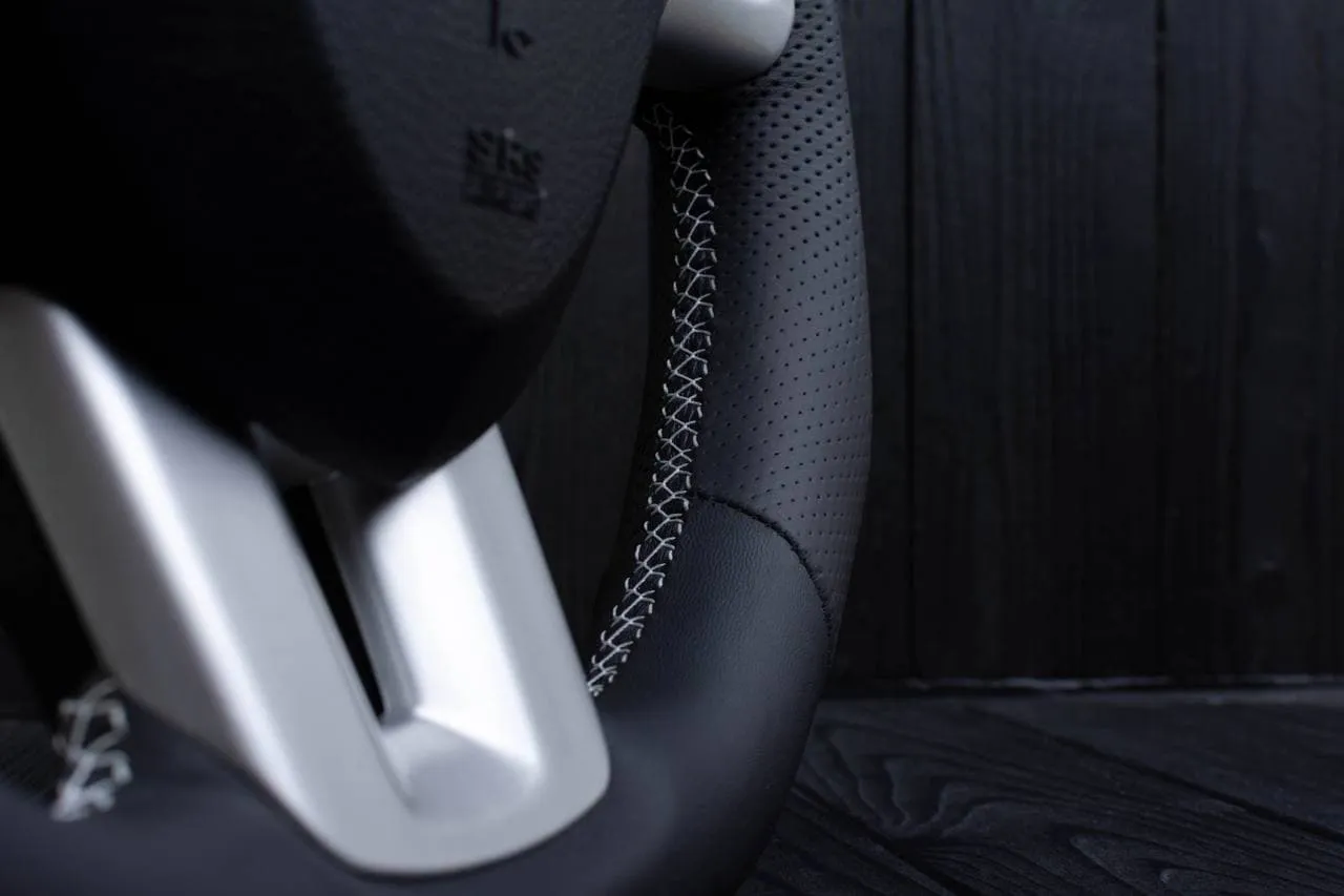 Steering wheel 2011-2014 Dodge Charger/Challenger Perforated leather/Napa/Grey stripe - Image 13