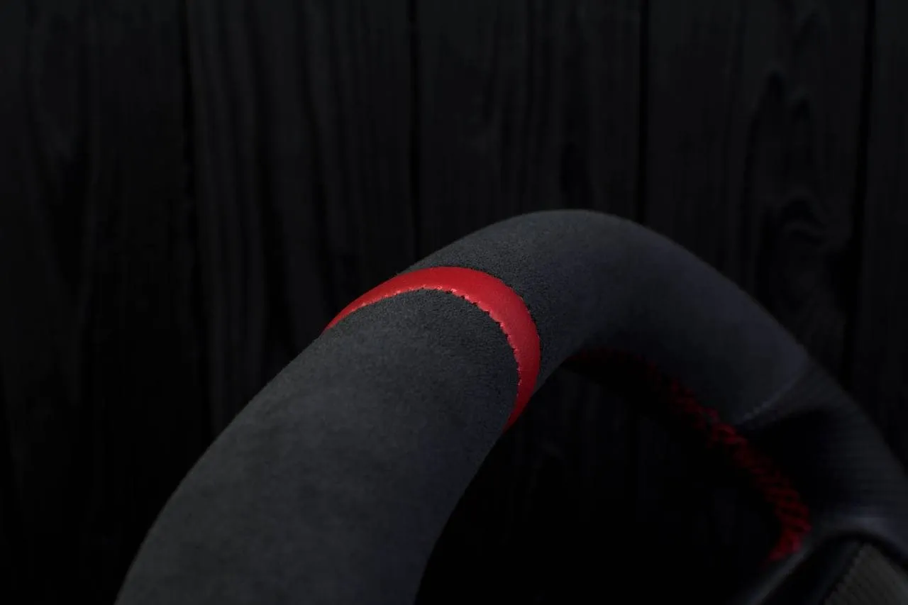 Steering wheel 2005-2010 Dodge Charger/Challenger + carbon trims Carbon fiber/Alcantara/Perforated leather/Red stripe - Image 9
