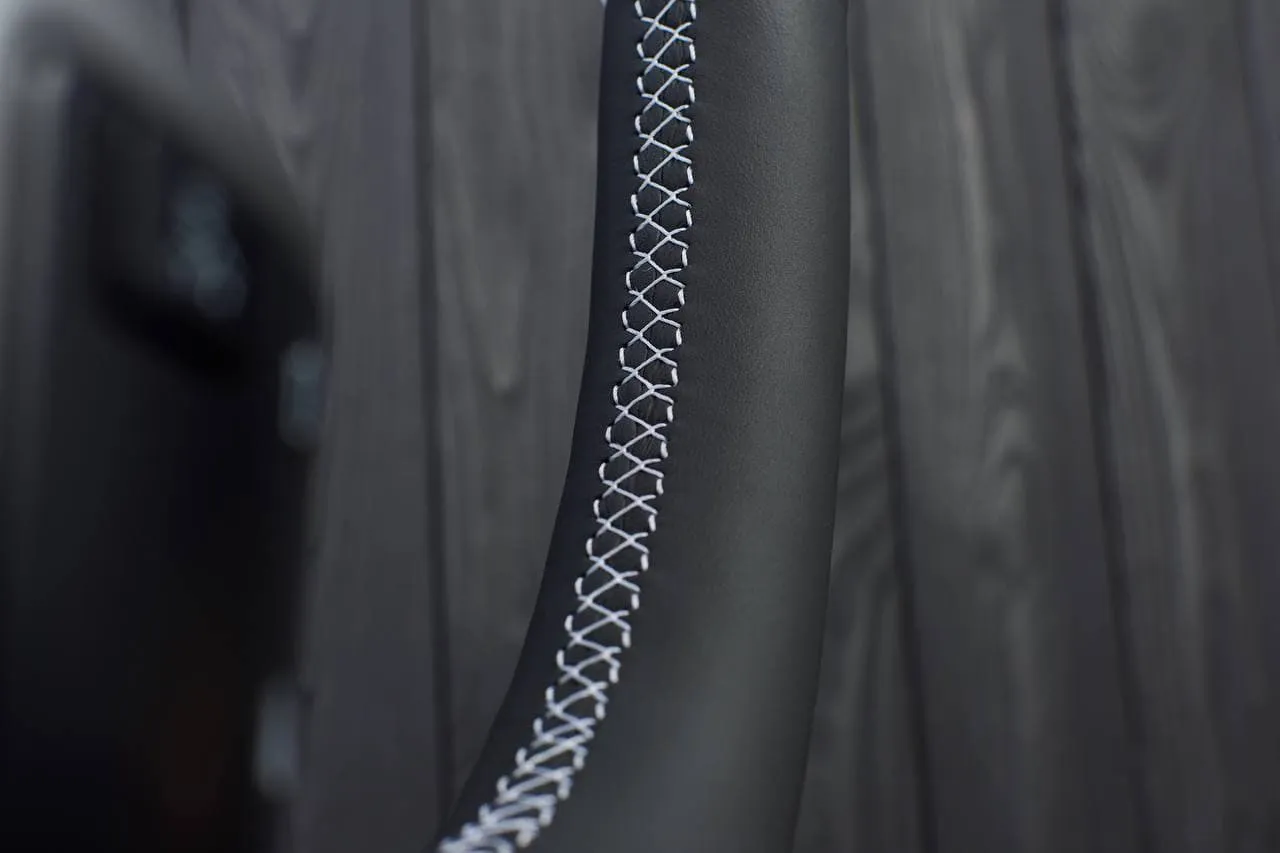 Steering wheel 2010+ Toyota 4Runner/Tacoma/Tundra/Sequoia Napa/Perforated leather/White stripe - Image 7