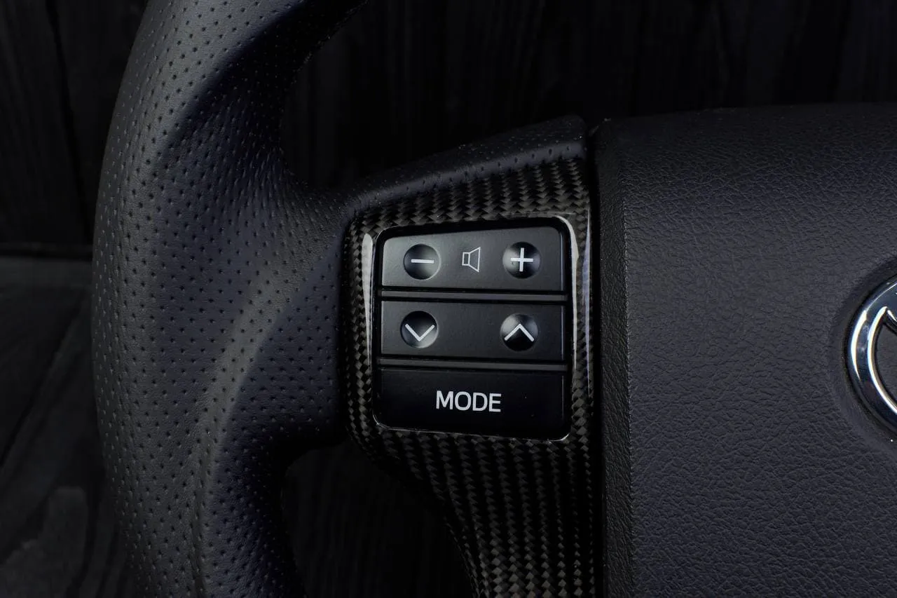 Steering wheel 2010+ Toyota 4Runner/Tacoma/Tundra/Sequoia (No carbon trims) Napa/Perforated leather/Black stripe - Image 4