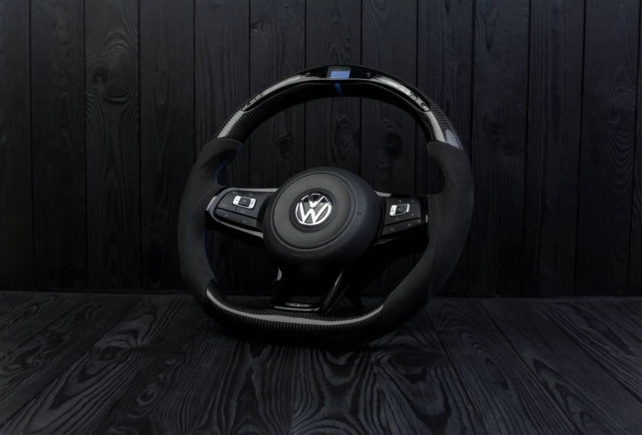 Custom Steering wheel Volkswagen 2015-2019 MK7 GTI Alcanatara/Carbon fiber/Led screen - Image 3