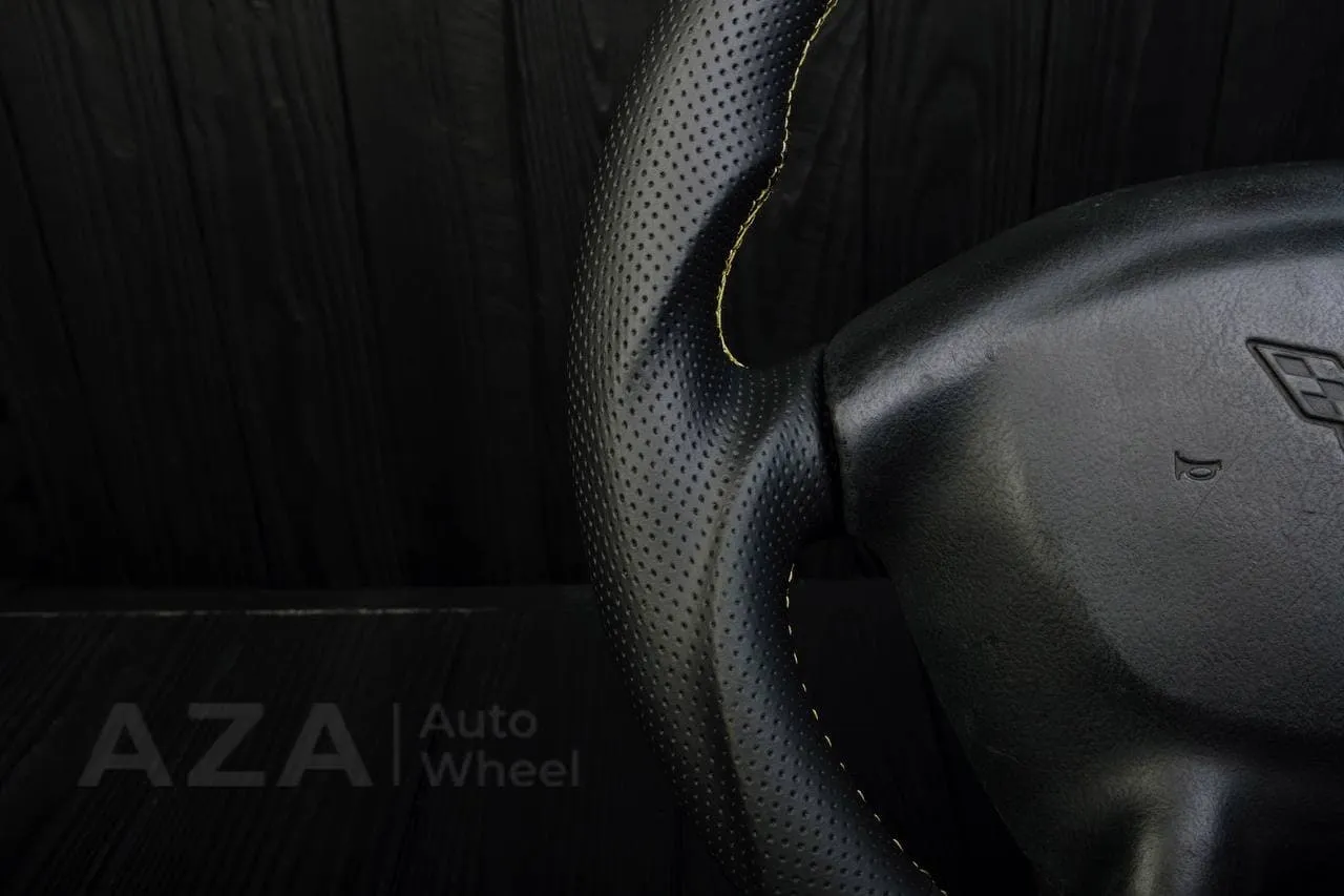 Steering wheel 1997-2004 Corvette C5 Reduced diameter Napa/Perforated leather/Yellow stripe - Image 10