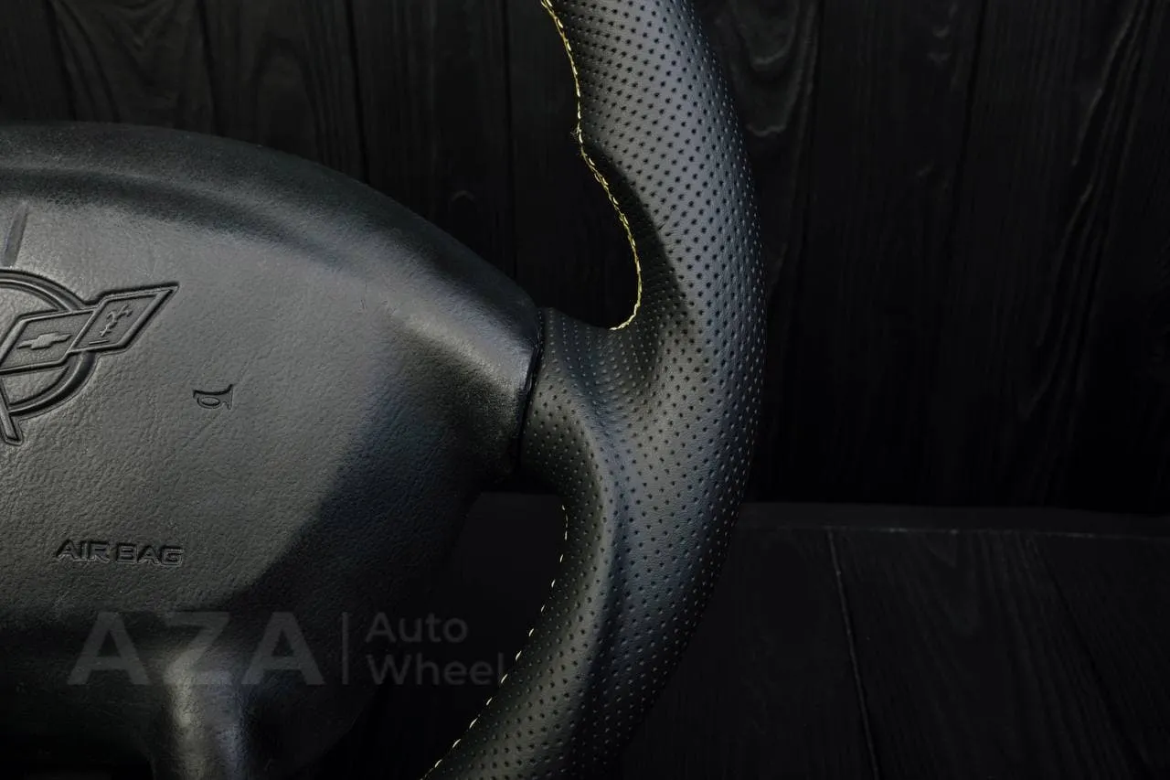 Steering wheel 1997-2004 Corvette C5 Reduced diameter Napa/Perforated leather/Yellow stripe - Image 12