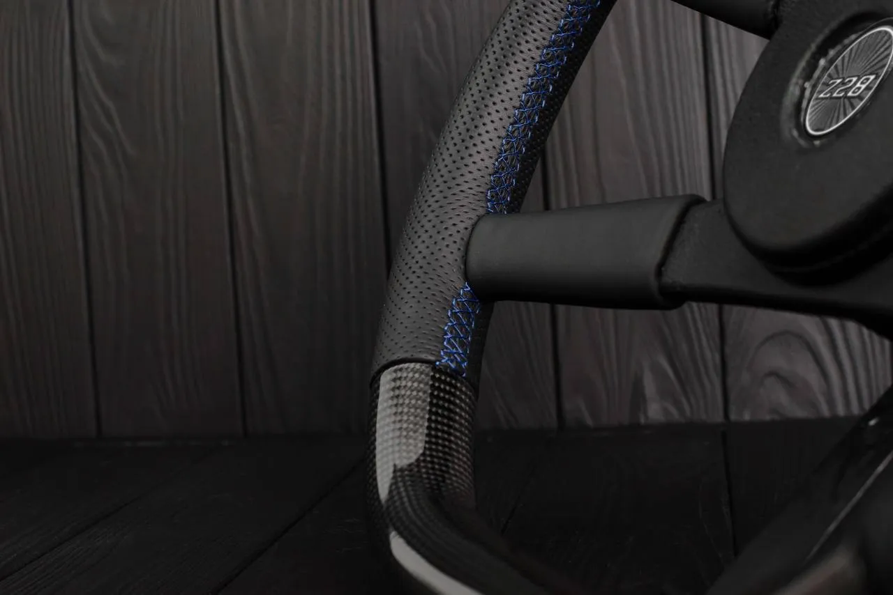 Steering wheel Chevrolet Camaro Iroc Z28 Berlinetta 1982-89 Custom flat bottom Carbon fiber/Perforated leather/Blue stripe - Image 11
