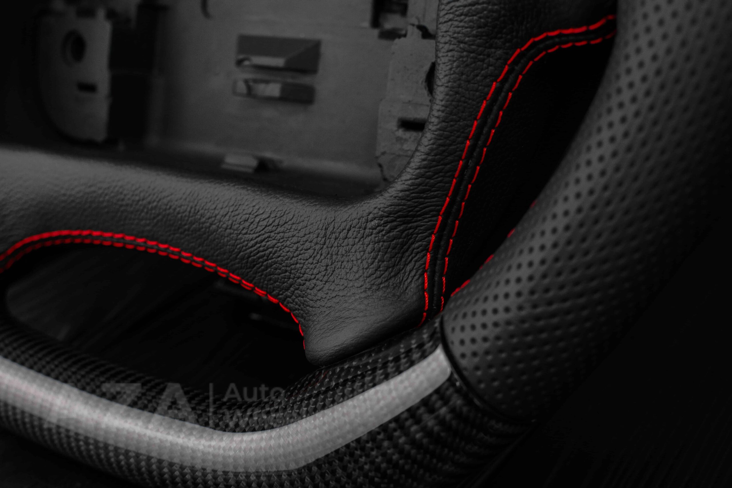 Steering wheel Pontiac Firebird/Trans Am (with or without WS6 logo) Carbon fiber/Perforated leather/Red stripe - Image 11
