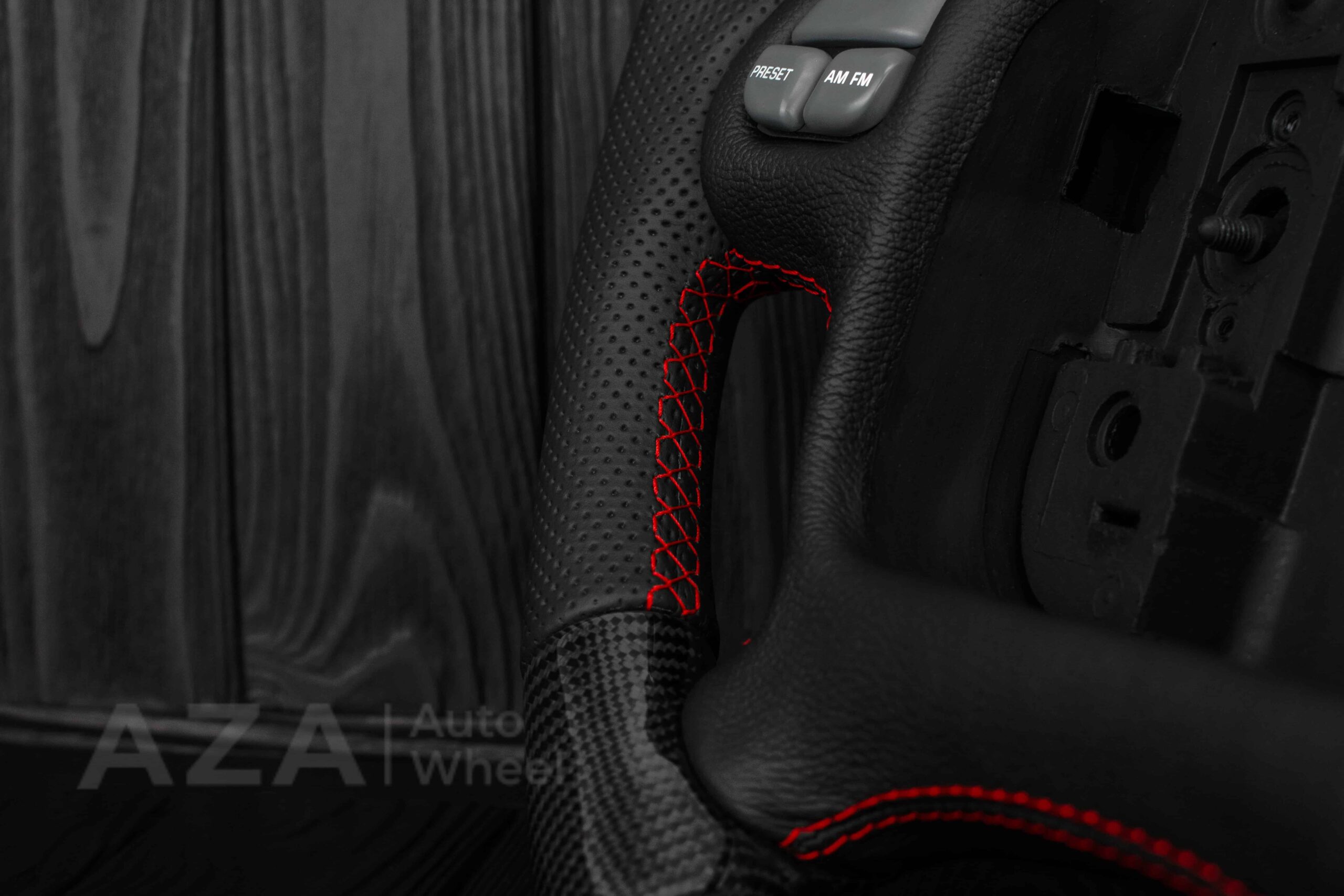 Steering wheel Pontiac Firebird/Trans Am (with or without WS6 logo) Carbon fiber/Perforated leather/Red stripe - Image 14