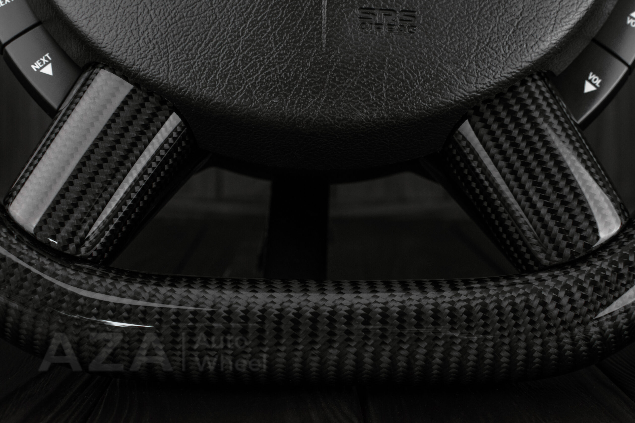 Steering wheel Pontiac GTO (2004 -2006) Carbon fiber/Perforated leather/Yellow stripe - Image 14