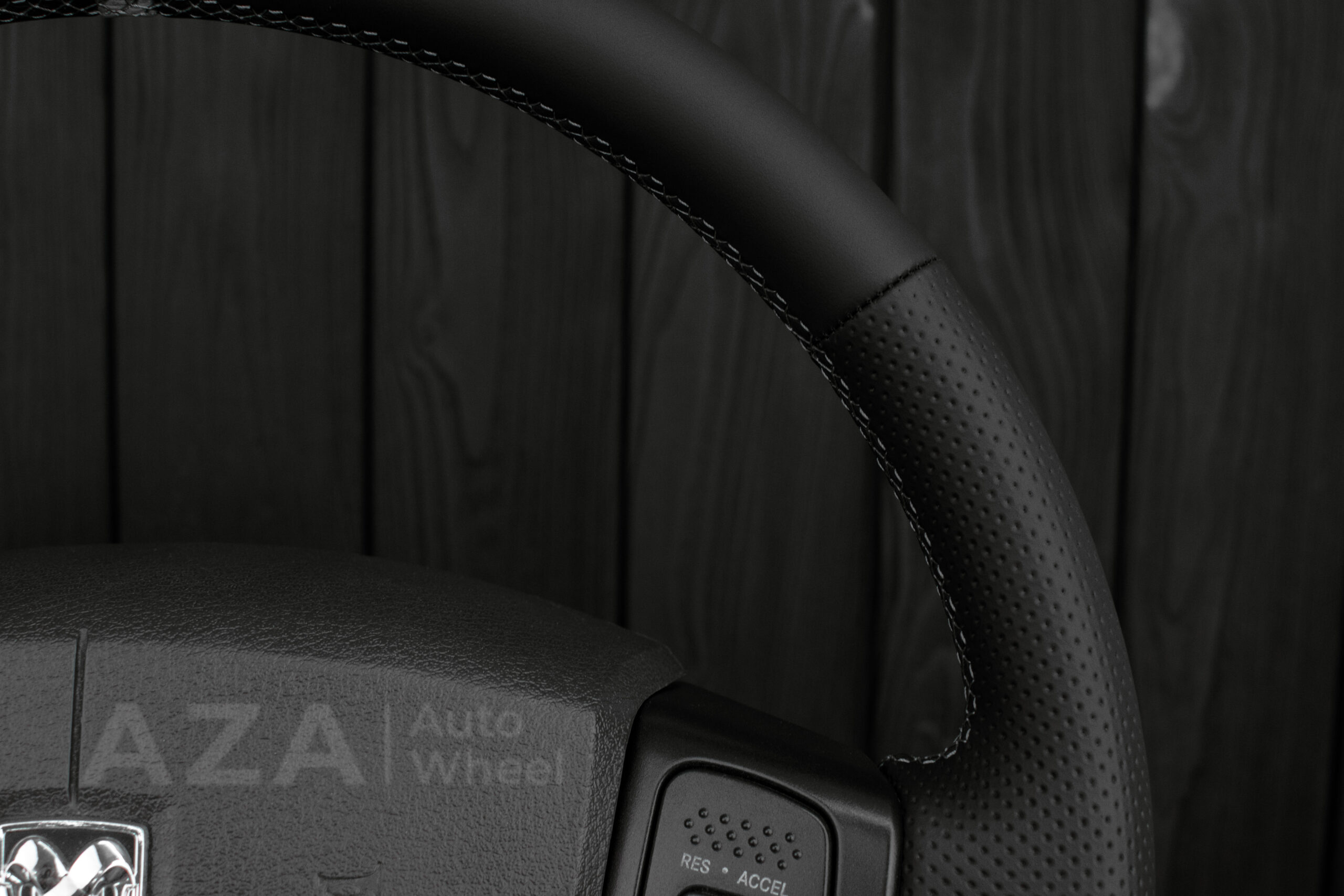 Steering Wheel Dodge Ram 2004-2008 Perforated leather/Napa - Image 8