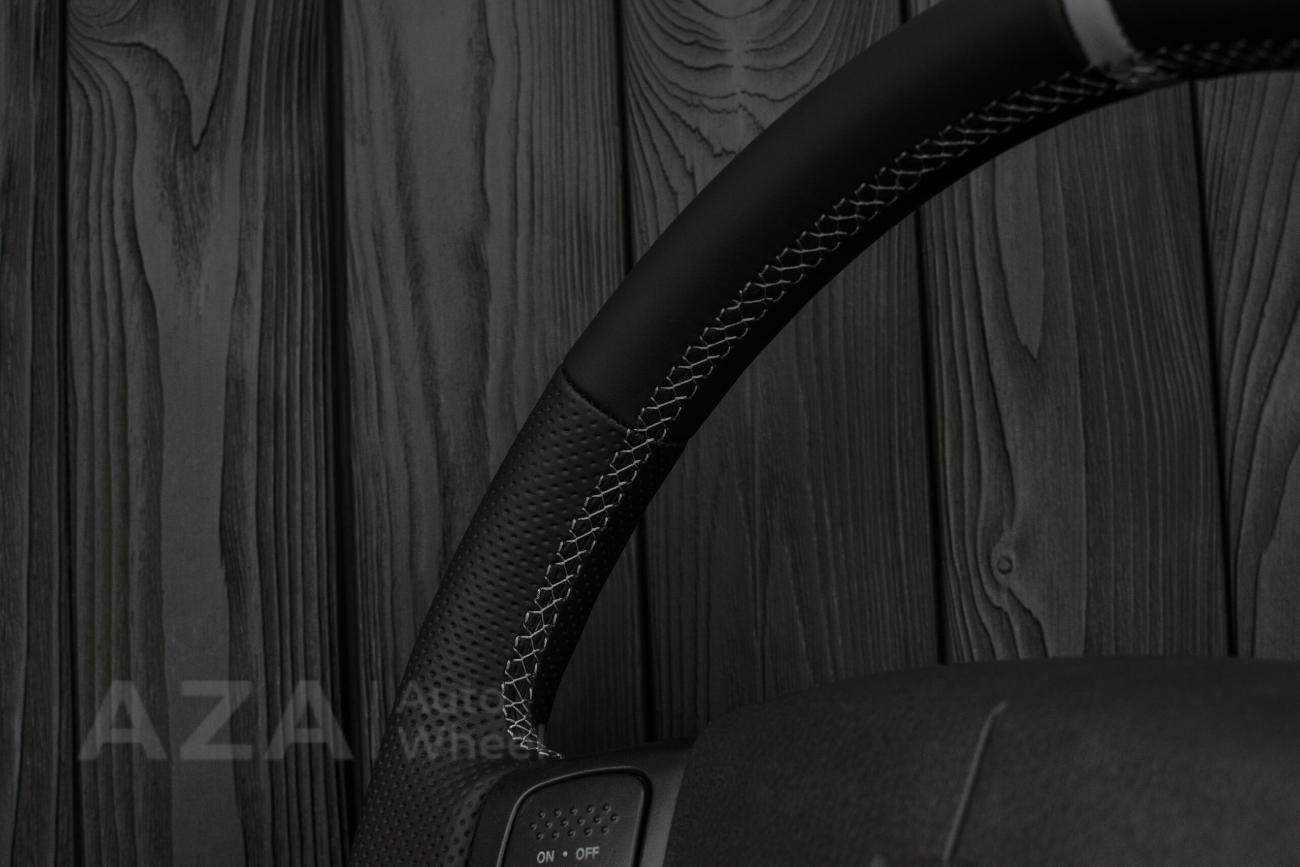 Steering Wheel Dodge Ram 2004-2008 Perforated leather/Napa - Image 12