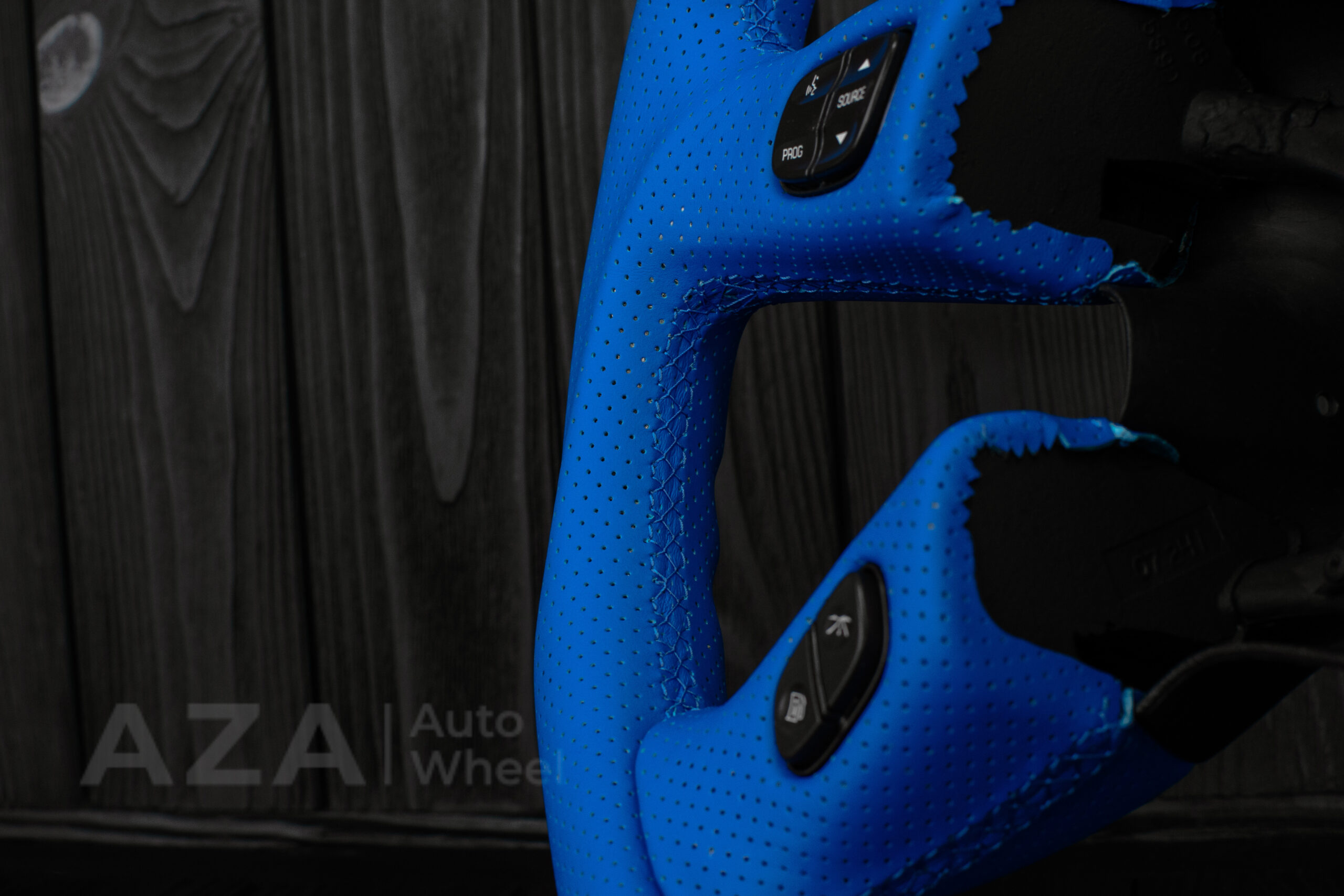 Steering wheel GM, Silverado, Sierra, Yukon, H2, Trailblazer (2003+) Napa/Perforated leather/Performance REV display - Image 19