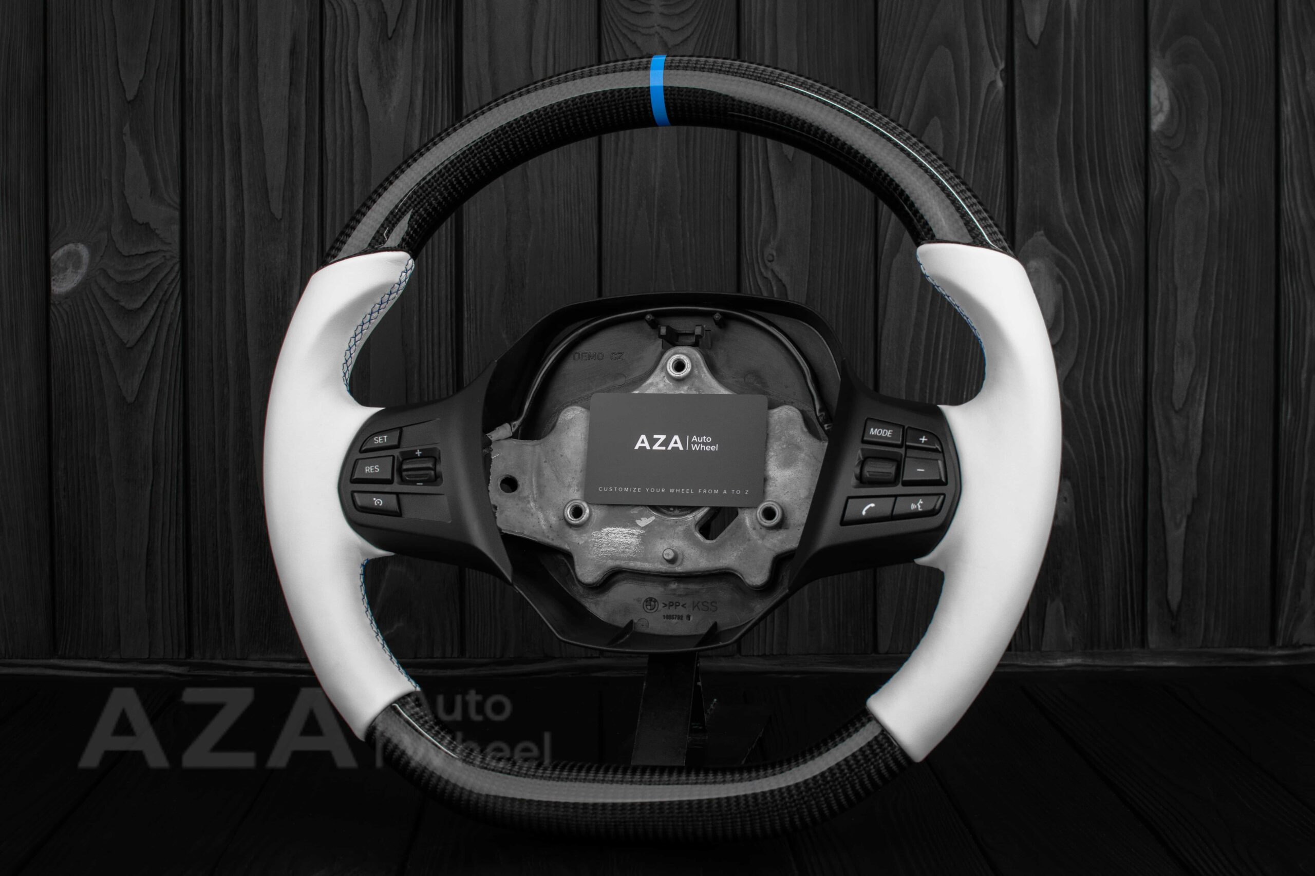 Steering wheel BMW i3 Carbon Fiber/White Napa/Light Blue stipe - Image 5