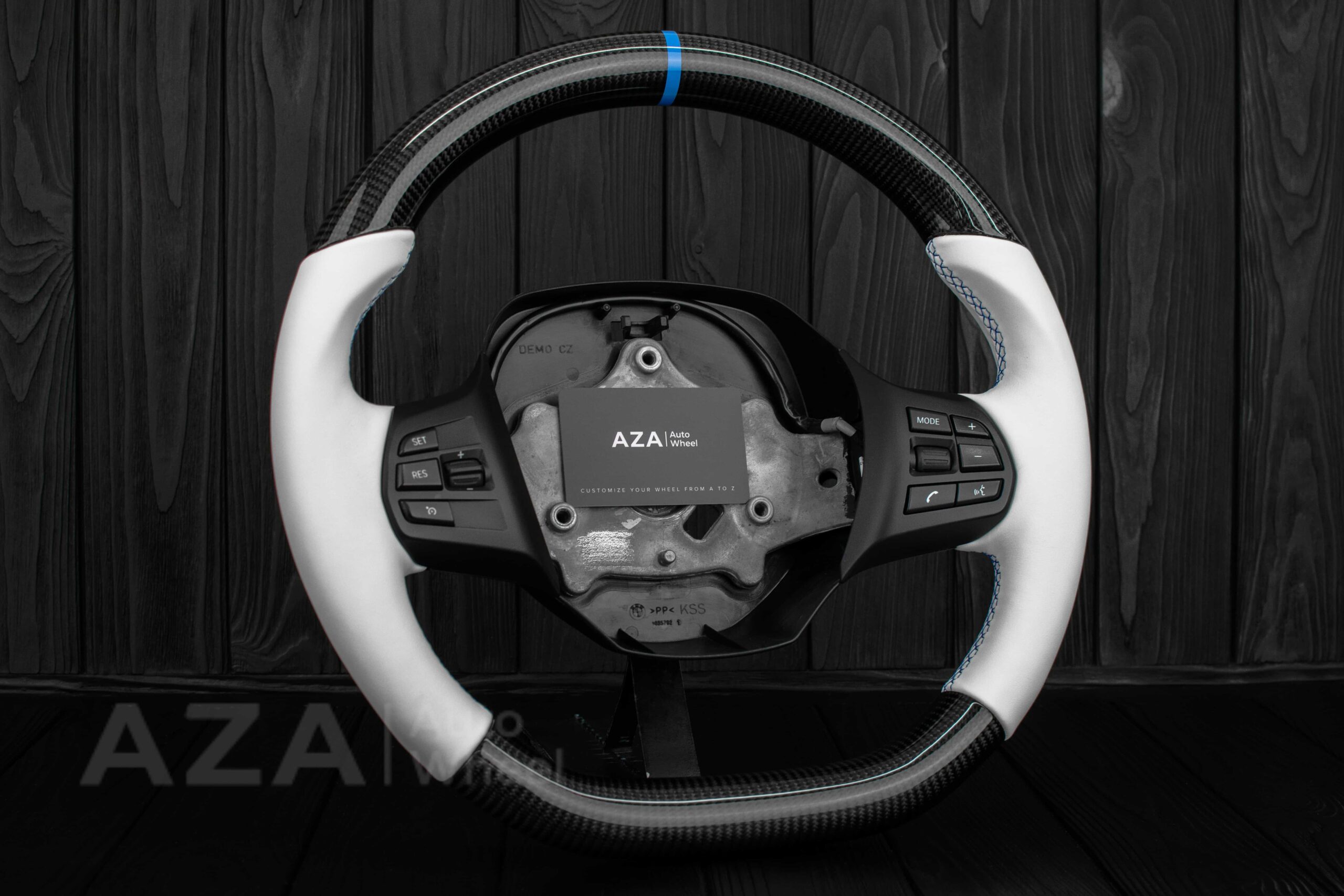 Steering wheel BMW i3 Carbon Fiber/White Napa/Light Blue stipe - Image 3