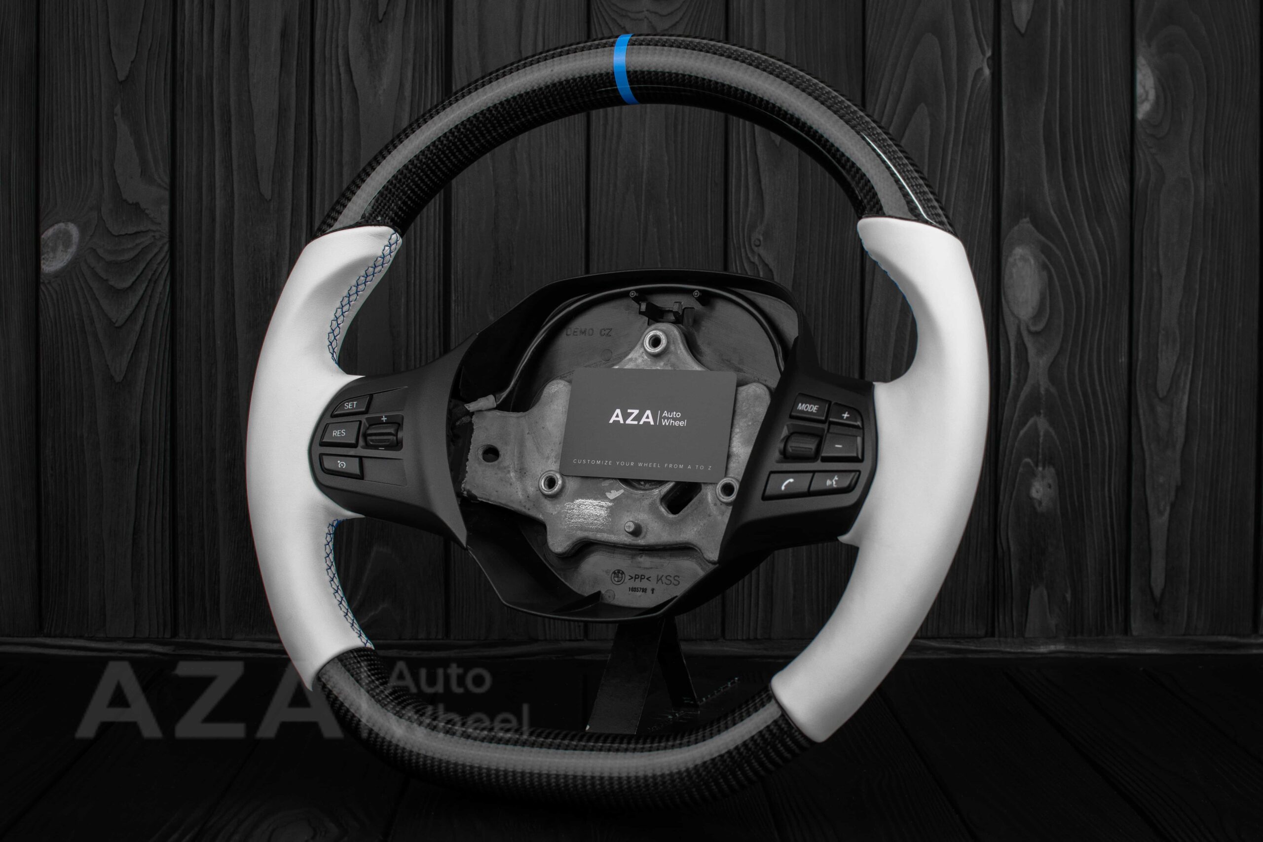 Steering wheel BMW i3 Carbon Fiber/White Napa/Light Blue stipe - Image 6