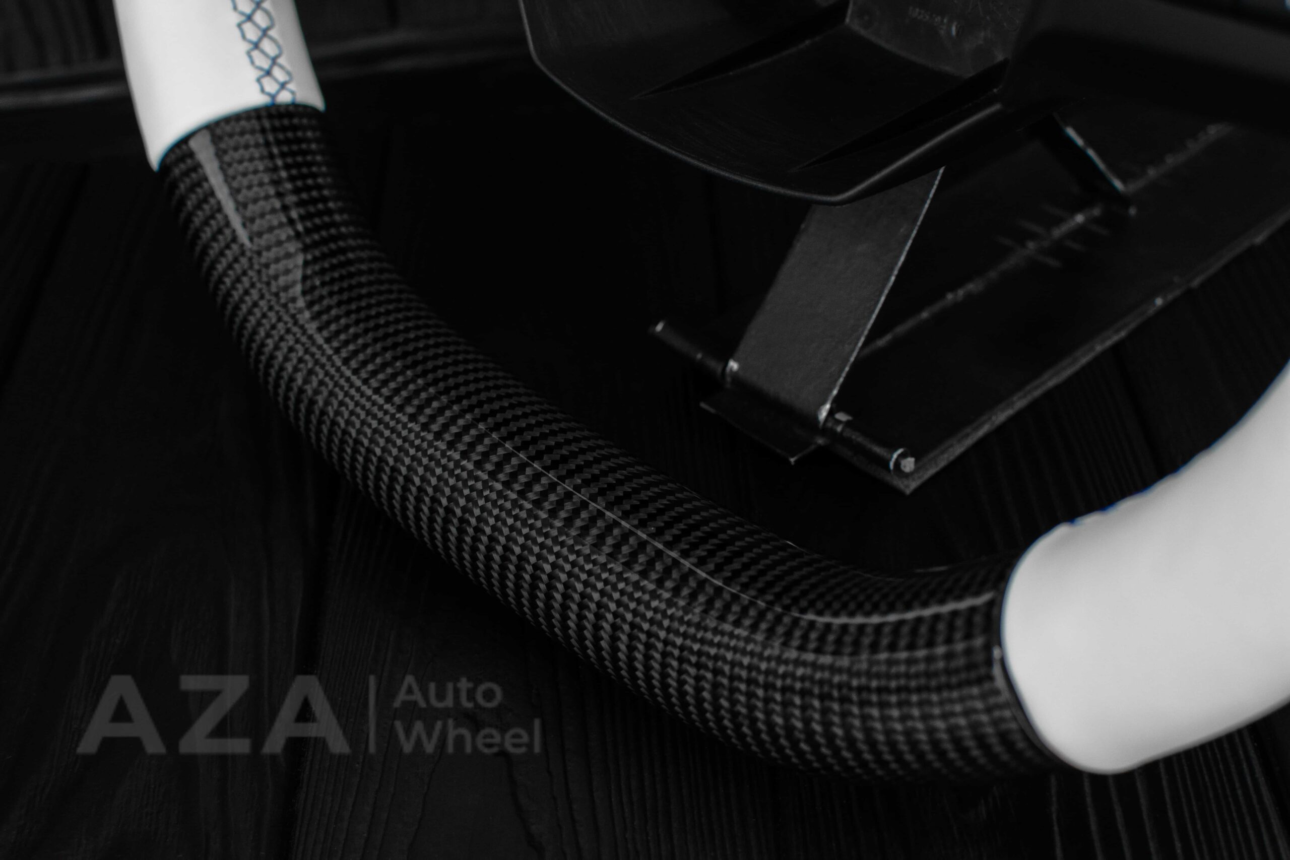 Steering wheel BMW i3 Carbon Fiber/White Napa/Light Blue stipe - Image 9