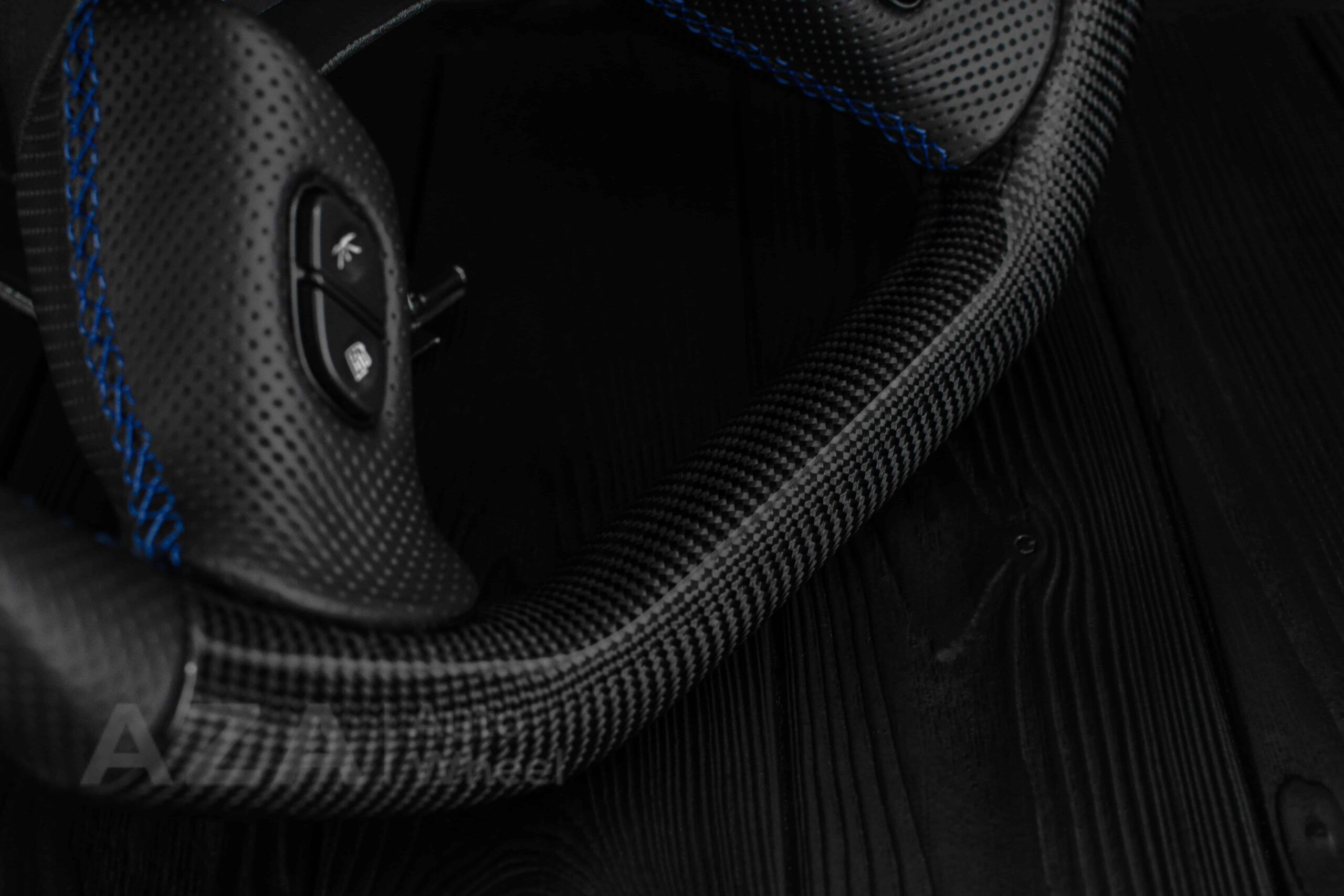 Steering wheel GM, Silverado, Sierra, Yukon, H2, Trailblazer (2003+) Carbon fiber/Perforated leather/Blue details - Image 16