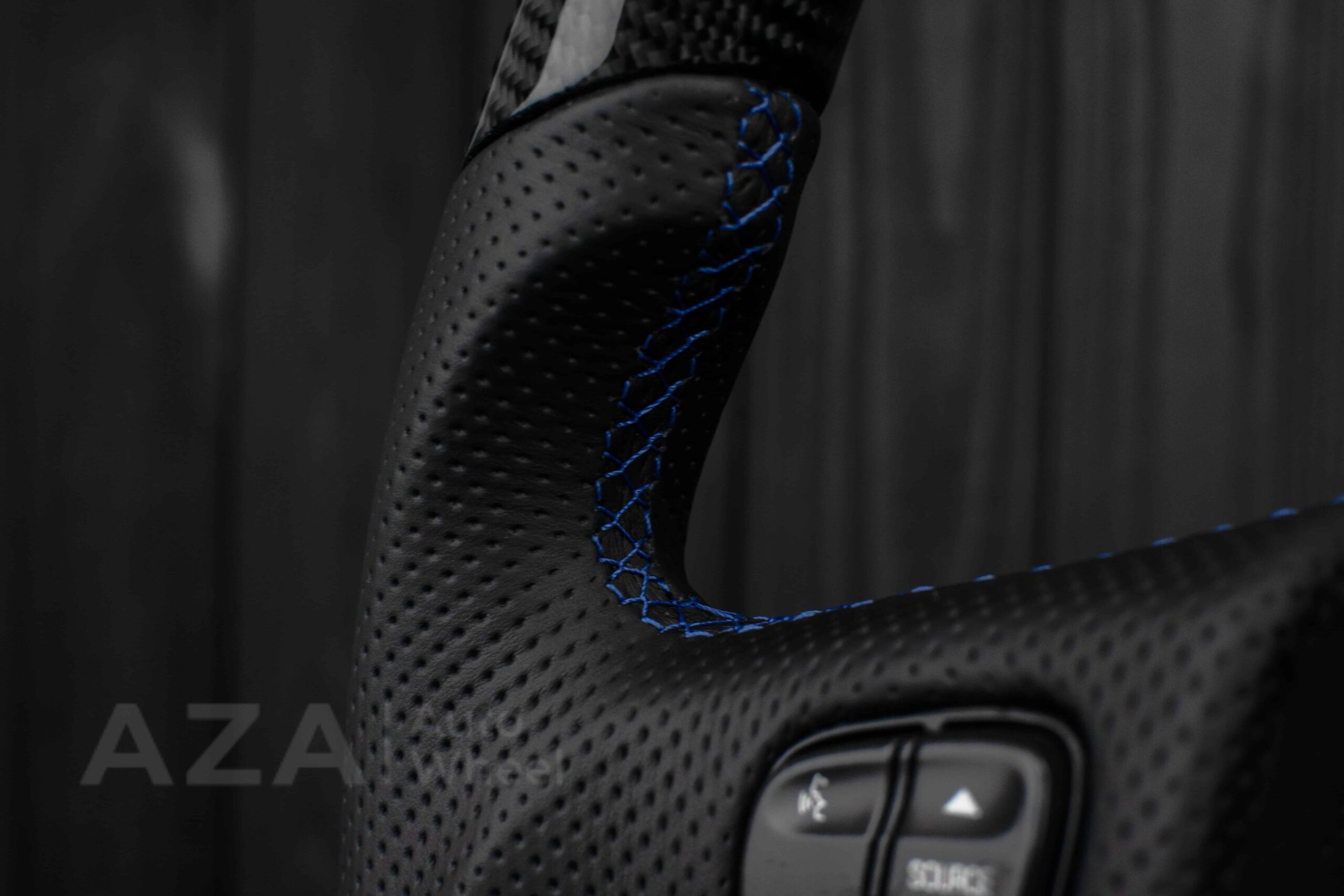 Steering wheel GM, Silverado, Sierra, Yukon, H2, Trailblazer (2003+) Carbon fiber/Perforated leather/Blue details - Image 14