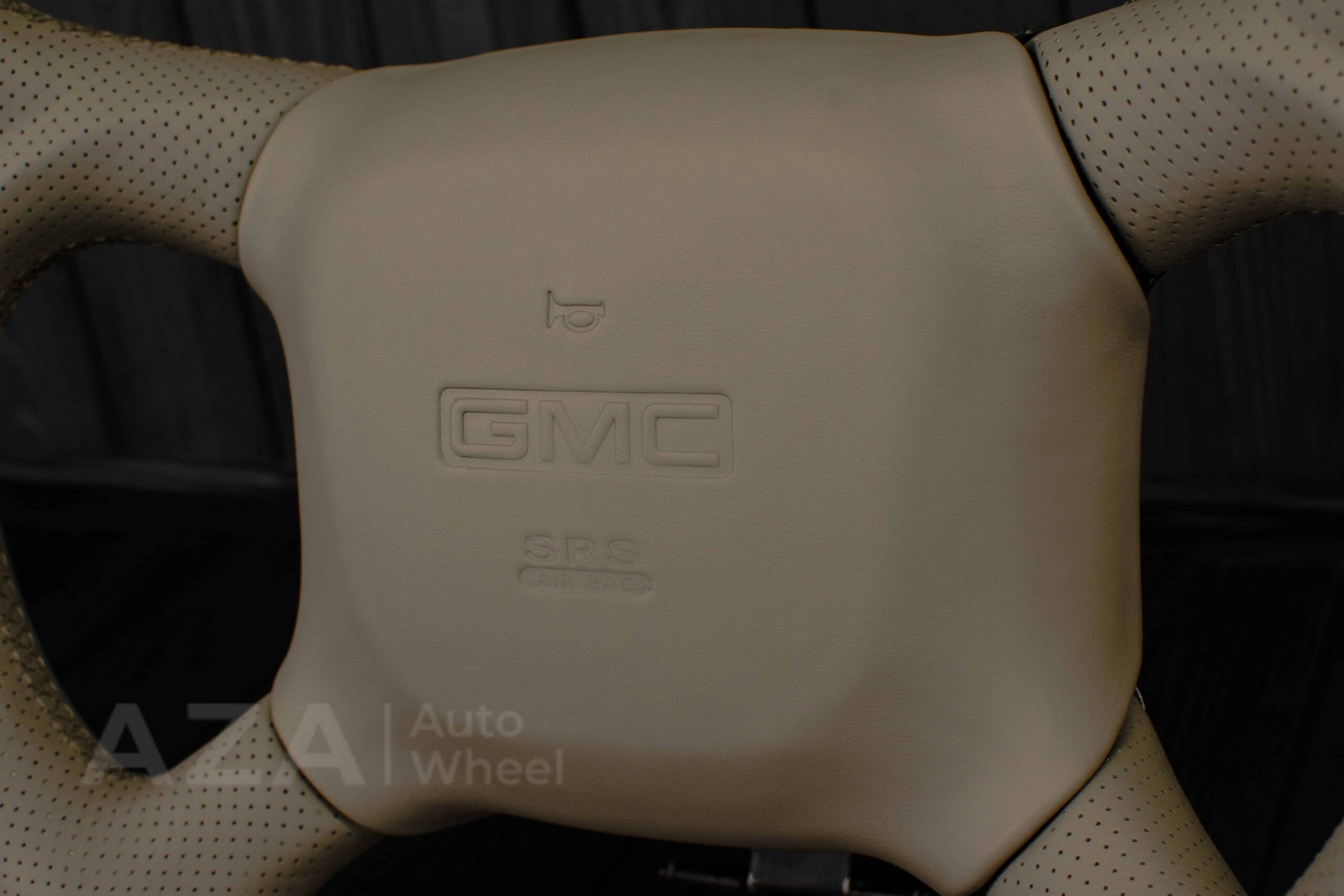 Steering wheel GM, Silverado, Sierra, Escalade, Yukon, S10, Blazer, Tahoe, Suburban (1998-2002) Carbon fiber/Perforated leather/Tan Accents - Image 15