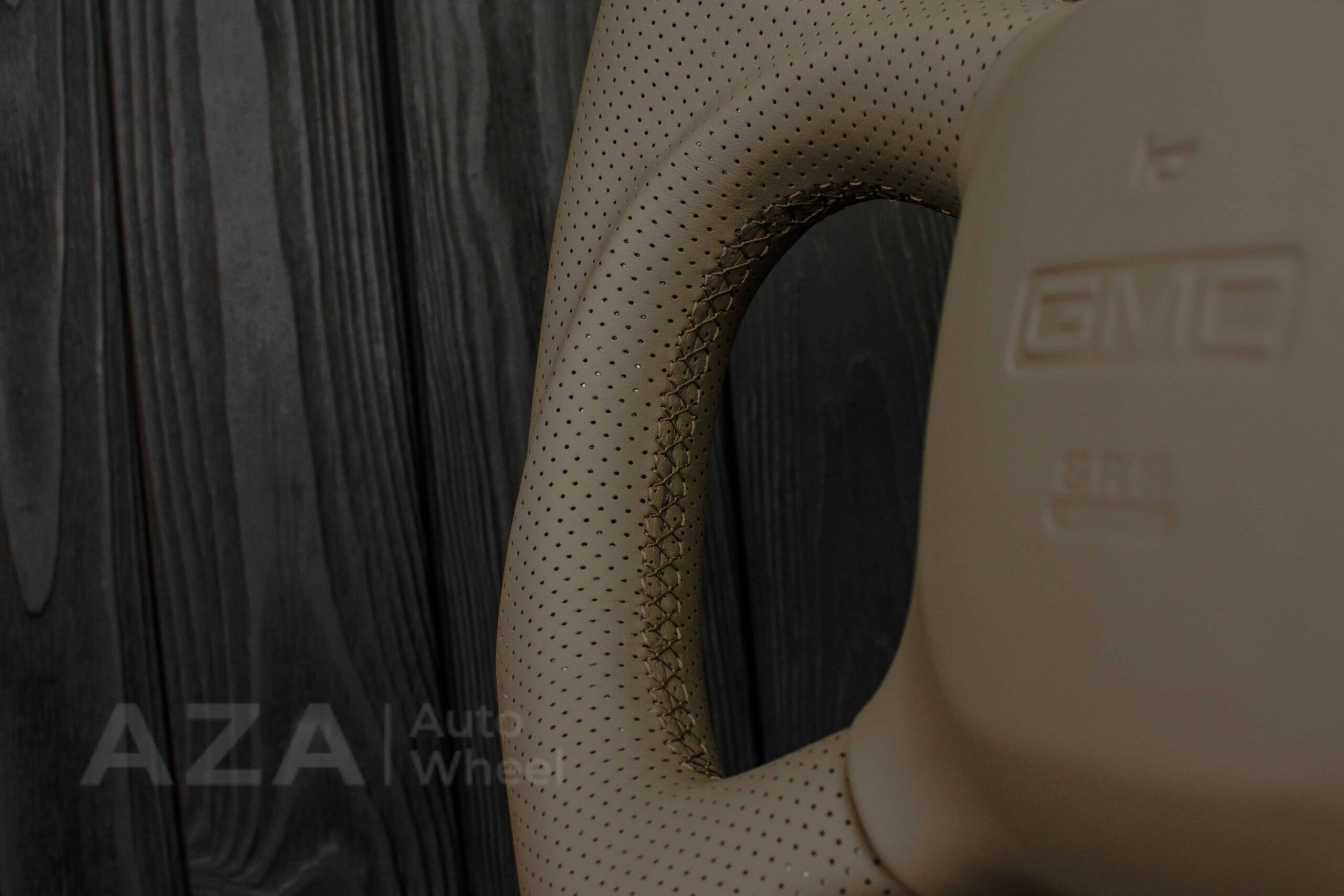 Steering wheel GM, Silverado, Sierra, Escalade, Yukon, S10, Blazer, Tahoe, Suburban (1998-2002) Carbon fiber/Perforated leather/Tan Accents - Image 17