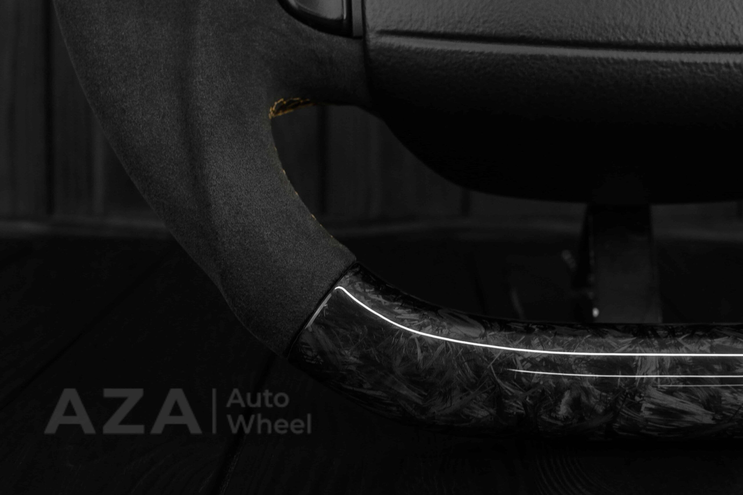 Steering wheel Ford F150/F250/F350 97-2007 Alcantara/Forged Carbon/Rev display - Image 9