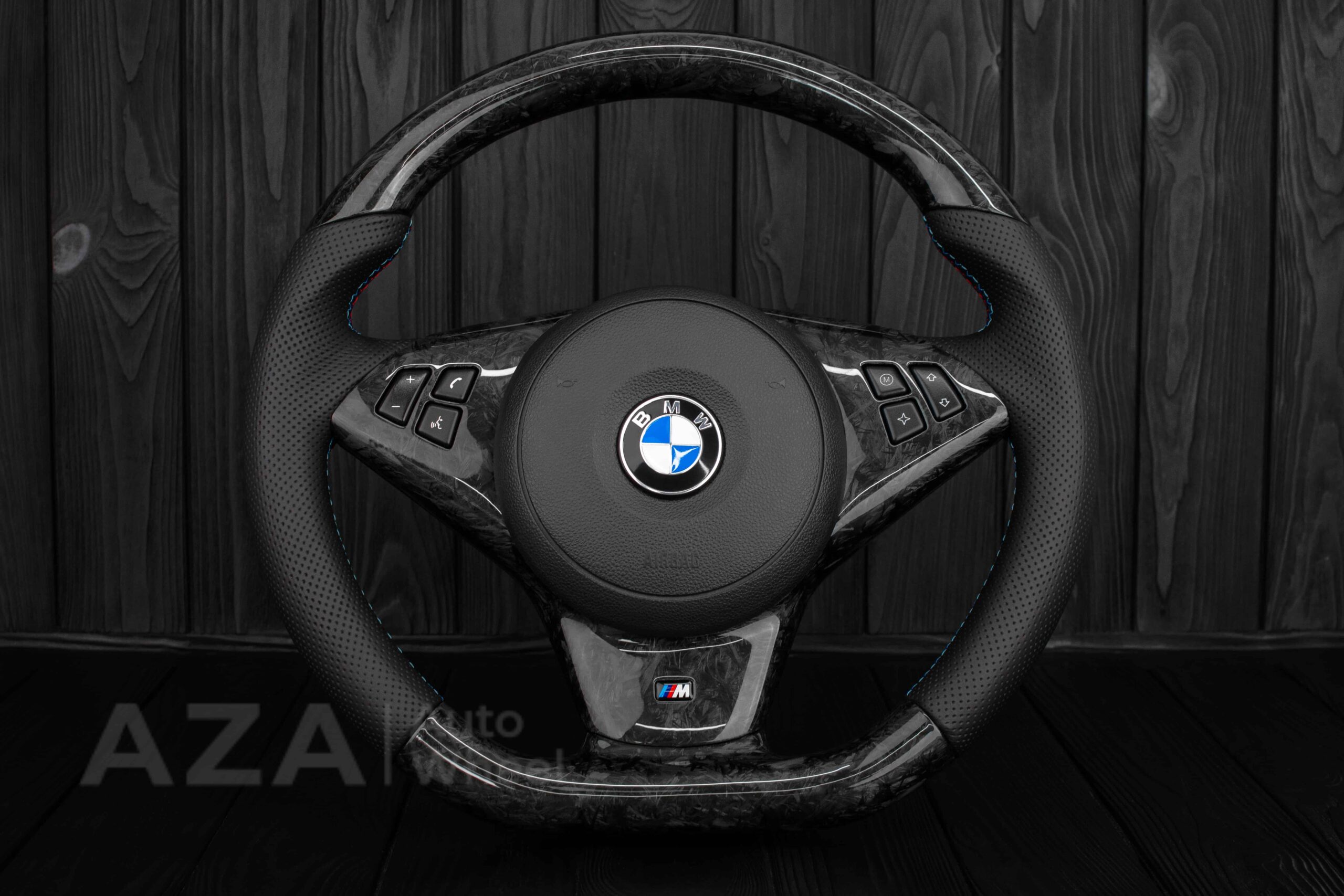 Steering wheel BMW E6X Forged carbon fiber/Perforated leather