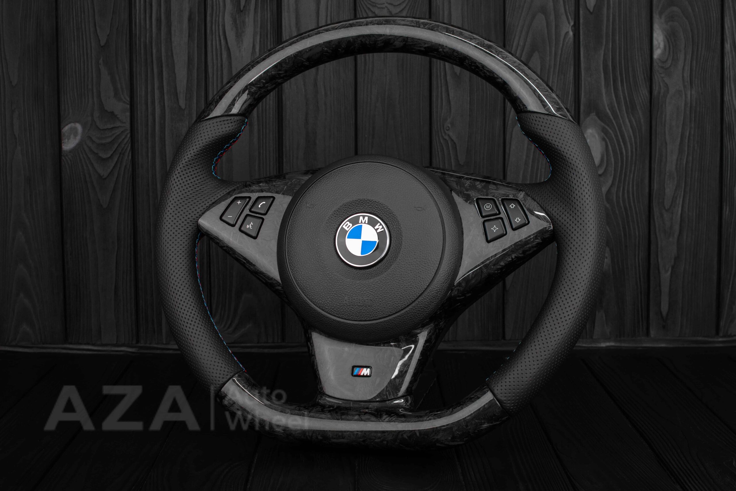 Steering wheel BMW E6X Forged carbon fiber/Perforated leather - Image 3