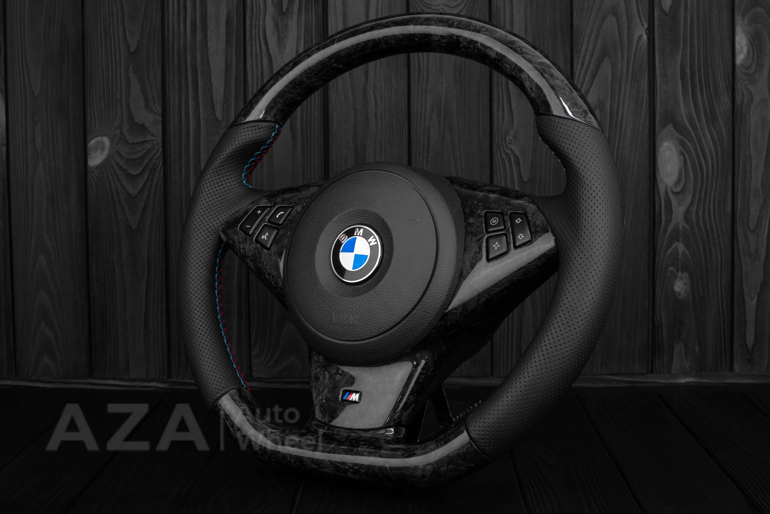 Steering wheel BMW E6X Forged carbon fiber/Perforated leather - Image 6
