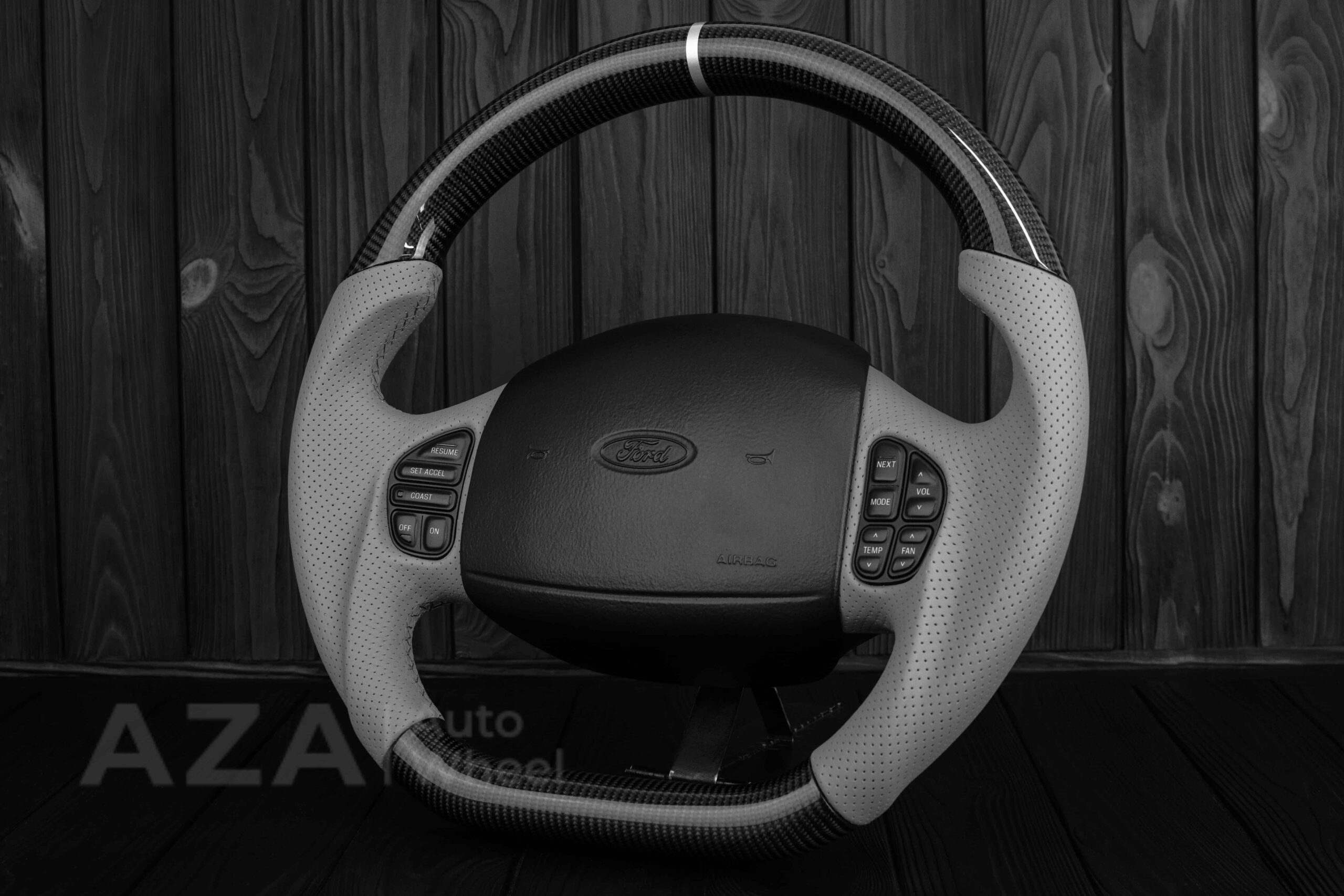 Steering wheel Ford Excursion F250/F350 Carbon Fiber/Perforated leather/Silver stripe - Image 6