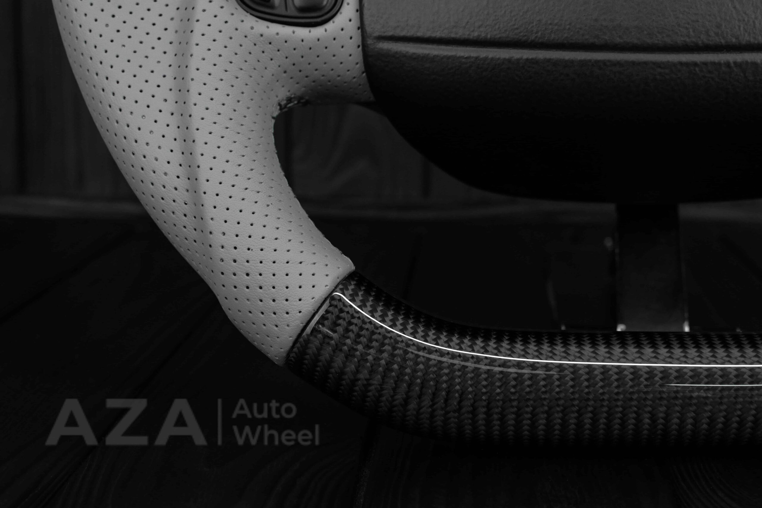 Steering wheel Ford Excursion F250/F350 Carbon Fiber/Perforated leather/Silver stripe - Image 9