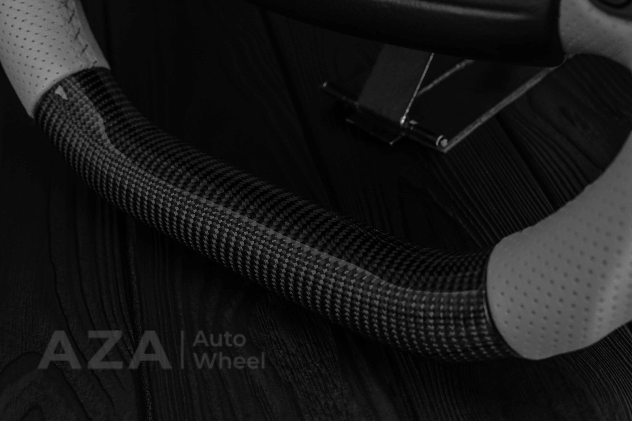 Steering wheel Ford Excursion F250/F350 Carbon Fiber/Perforated leather/Silver stripe - Image 11