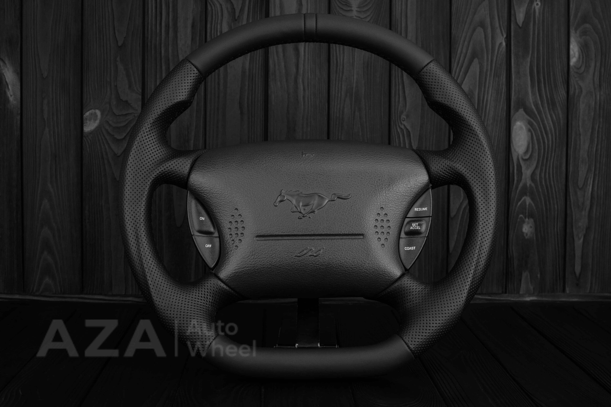 Steering wheel Ford Mustang/Cobra/Saleen 1994-2004 Napa/Perforated leather/Black stripe