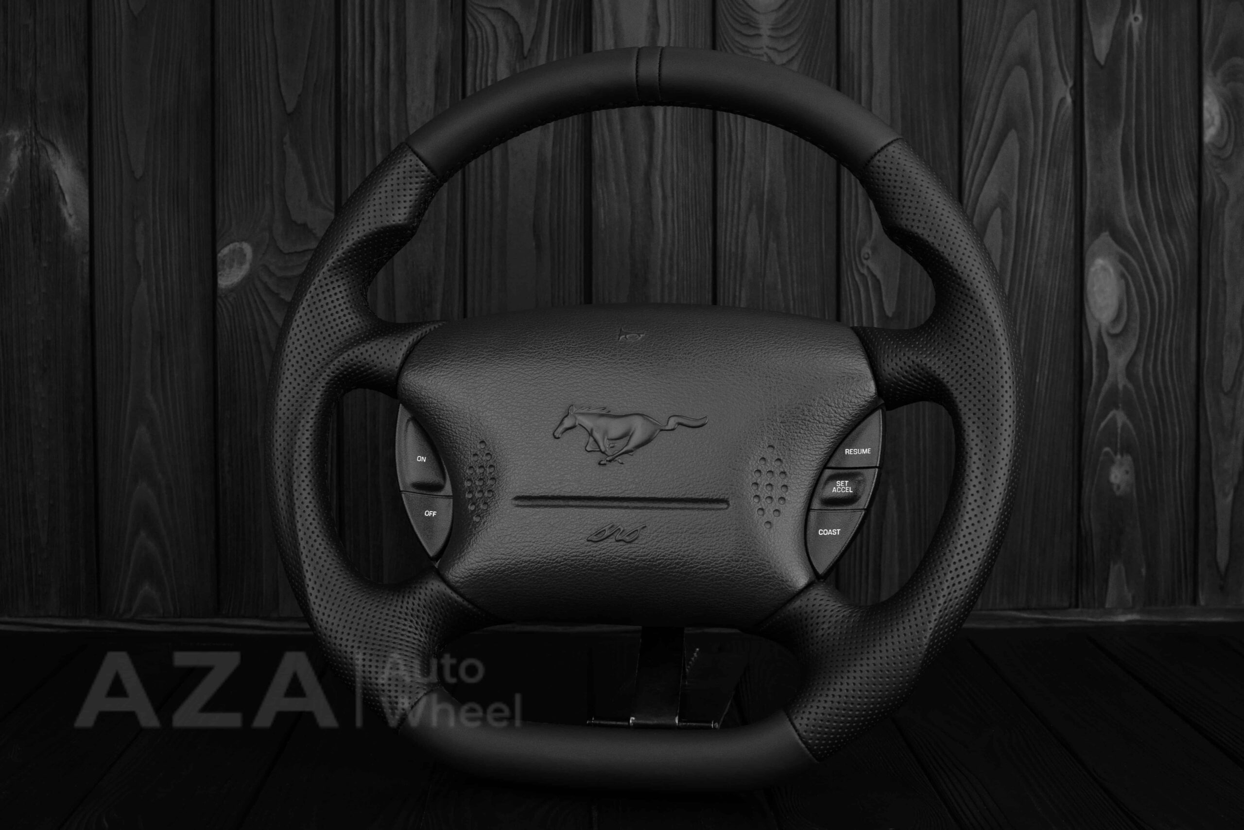 Steering wheel Ford Mustang/Cobra/Saleen 1994-2004 Napa/Perforated leather/Black stripe - Image 3