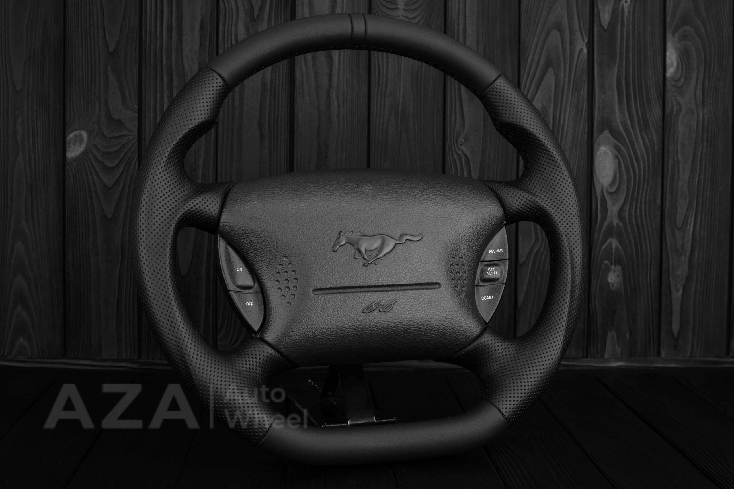 Steering wheel Ford Mustang/Cobra/Saleen 1994-2004 Napa/Perforated leather/Black stripe - Image 4