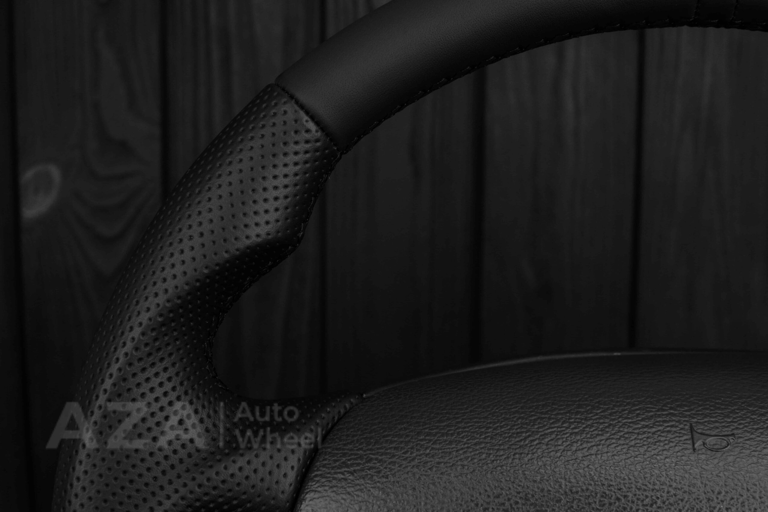 Steering wheel Ford Mustang/Cobra/Saleen 1994-2004 Napa/Perforated leather/Black stripe - Image 9