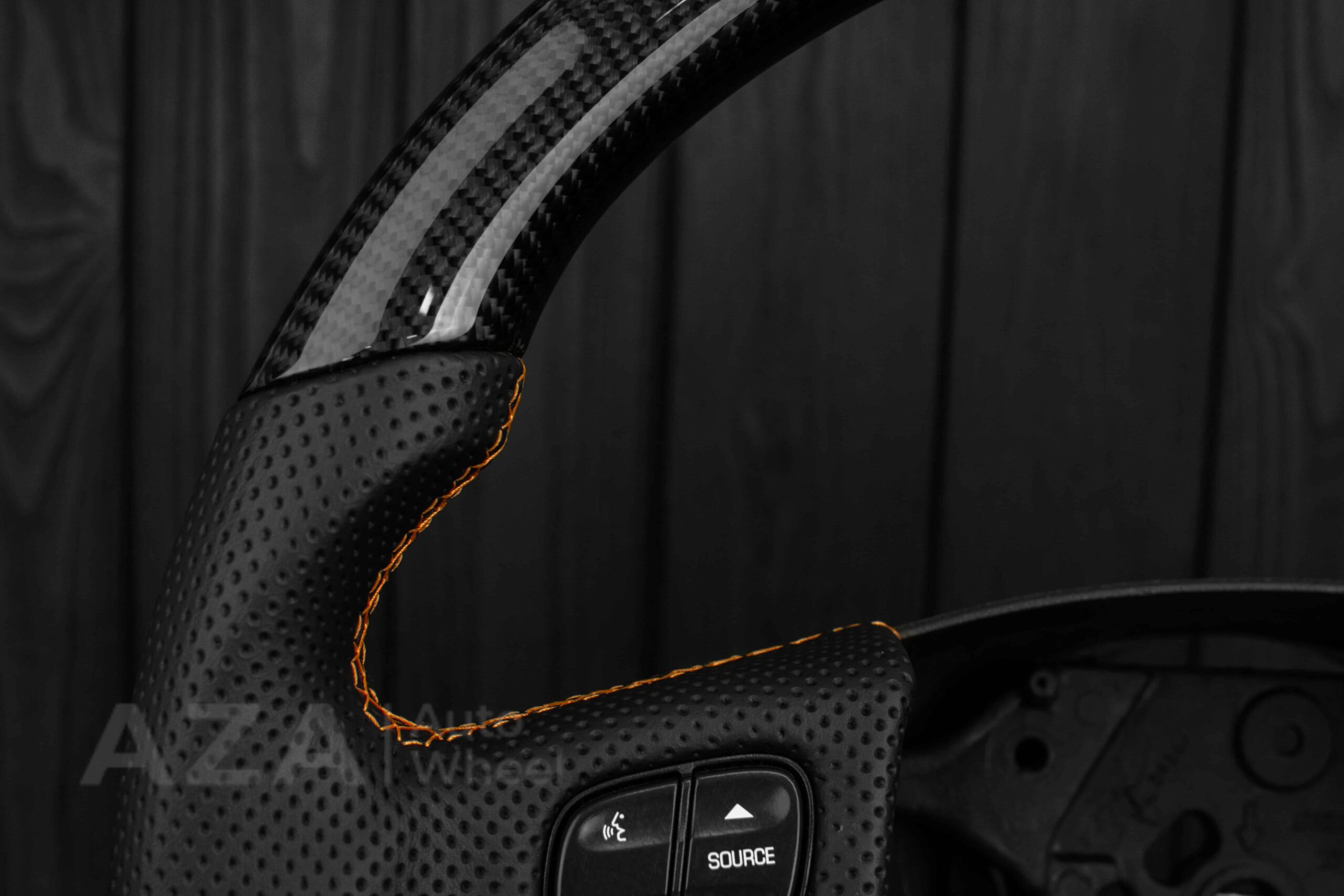 Steering wheel GM, Silverado, Sierra, Yukon, H2, Trailblazer 2003+ Carbon fiber/Napa/ Orange Accents - Image 9