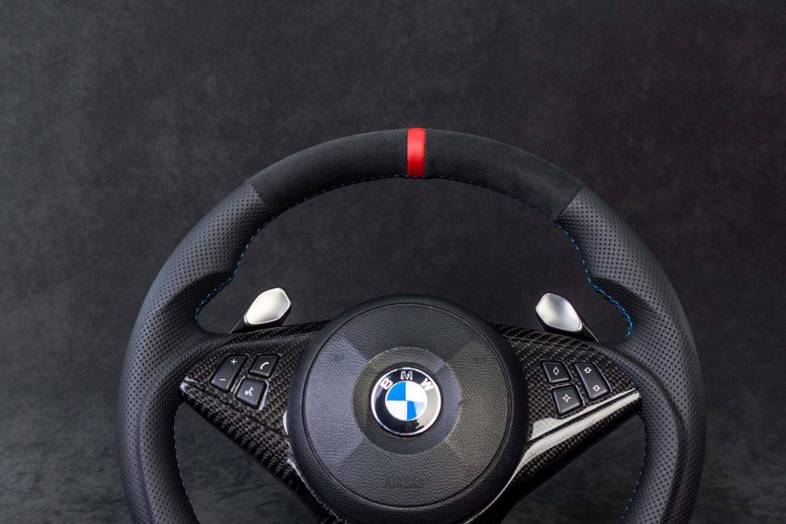 Steering wheel BMW E6X Paddle SMG Sport Carbon fiber/Alcantara/Perforated leather/Red stripe - Image 4